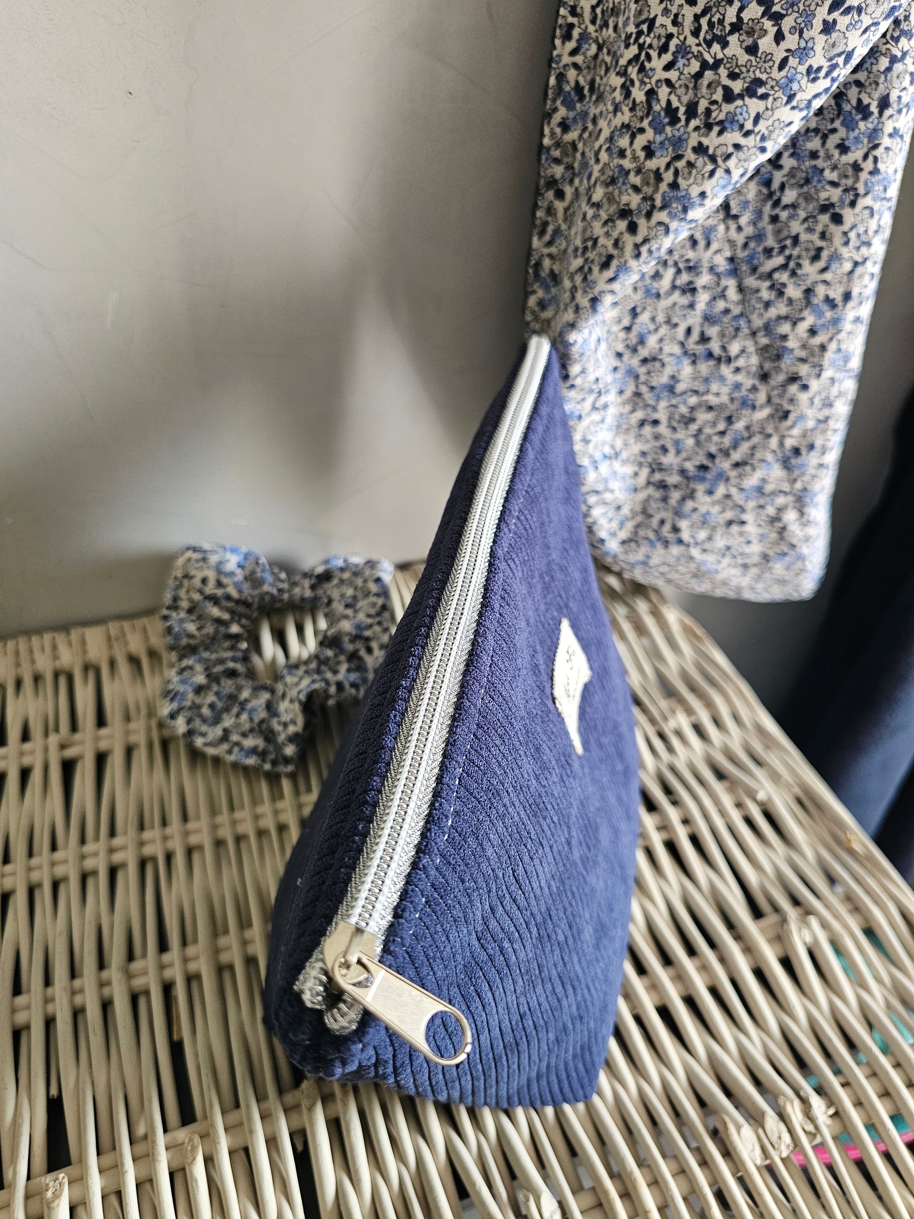 La pochette astucieuse (elle se transforme en panière)