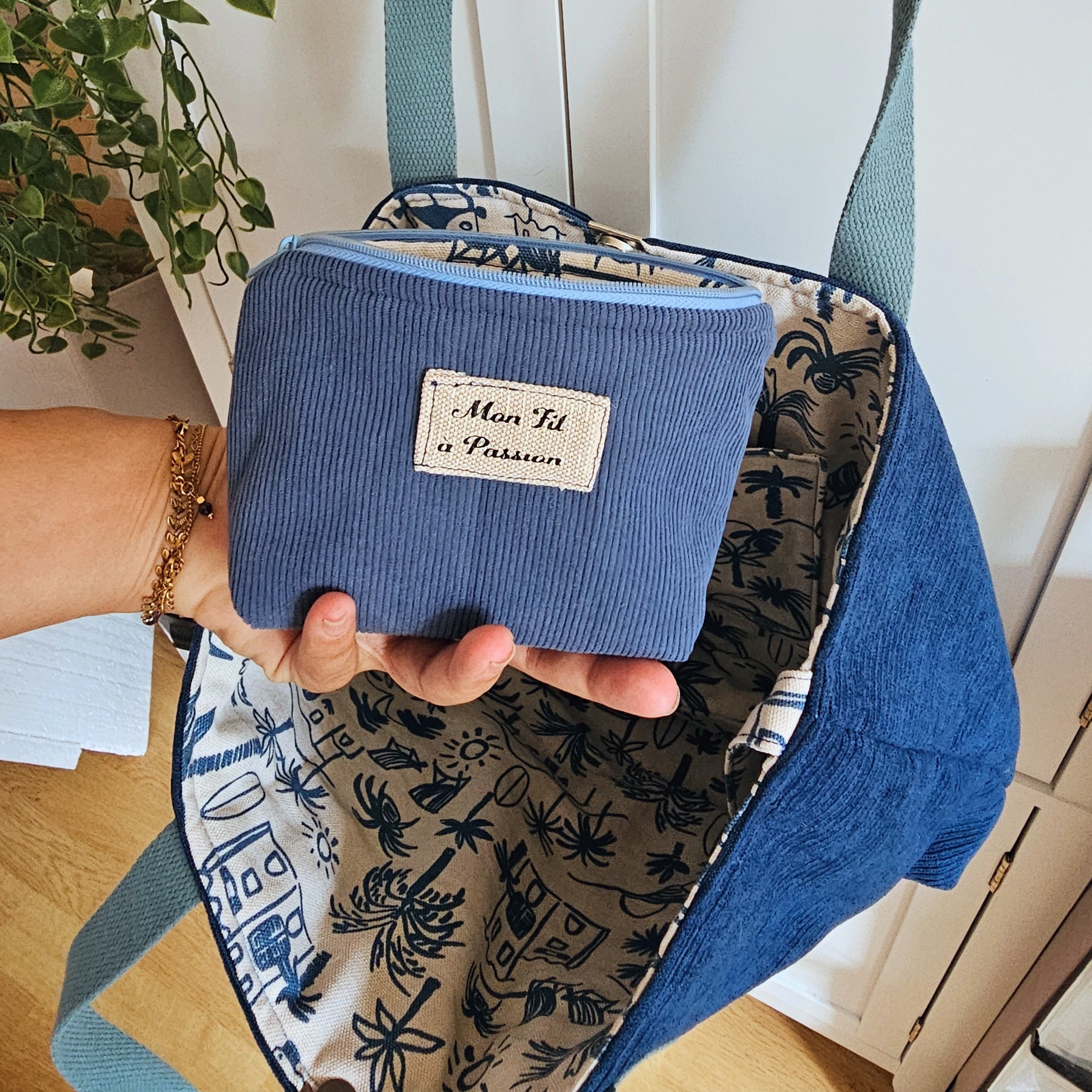 Sac cabas fait main en velours bleu canard