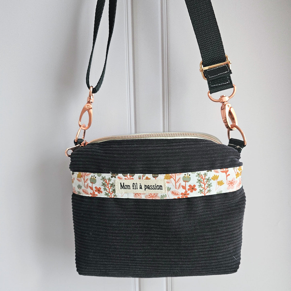 Sac bandoulière pour TENS velours noir et coton fleuris champêtre 