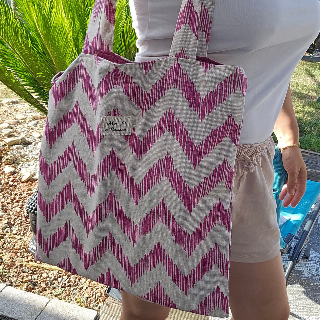 Tote bag sac fourre-tout fait main Fuchsia, léger et pratique avec anses longues et poche intérieure