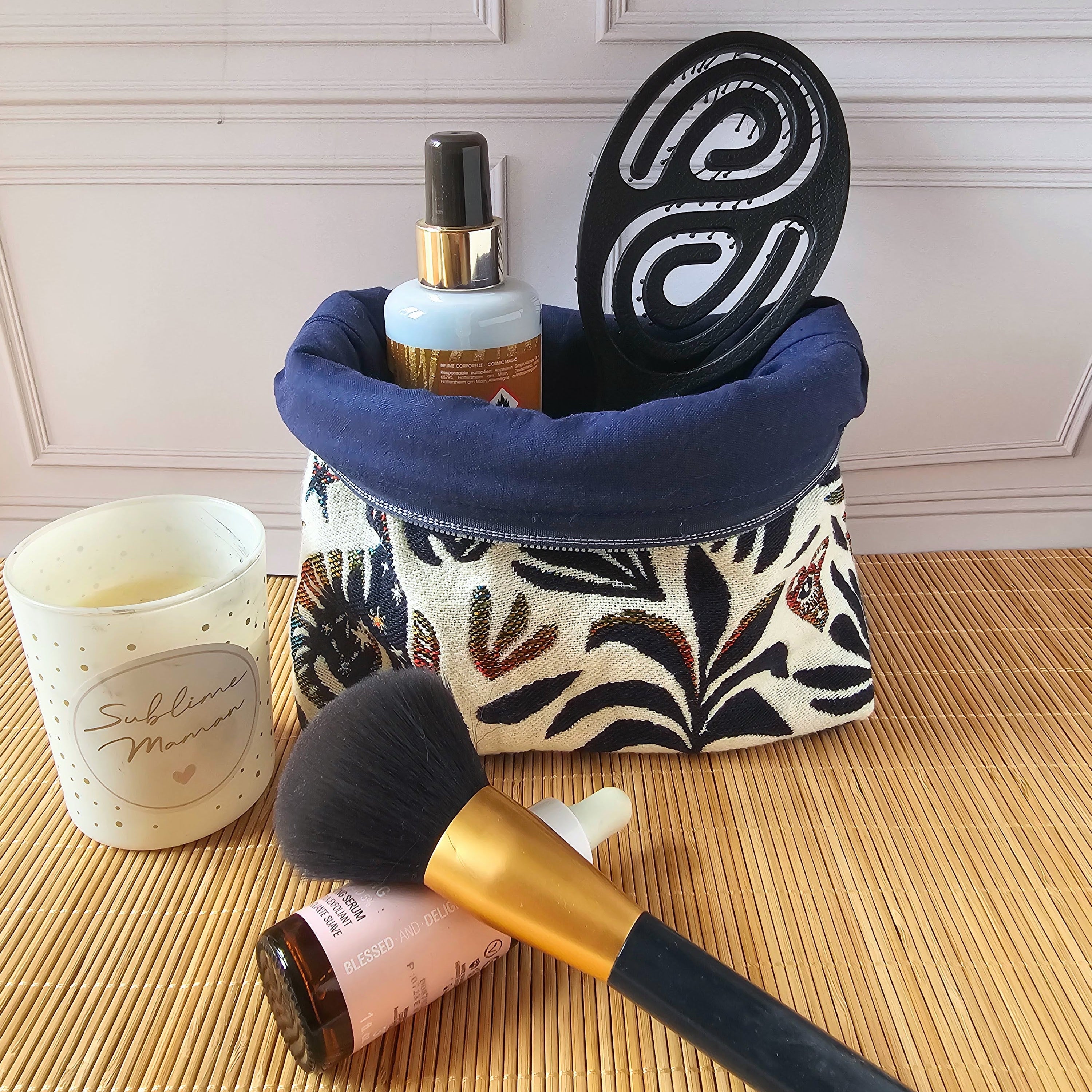 Pochette trousse de toilette 2-en-1 pratique et astucieuse