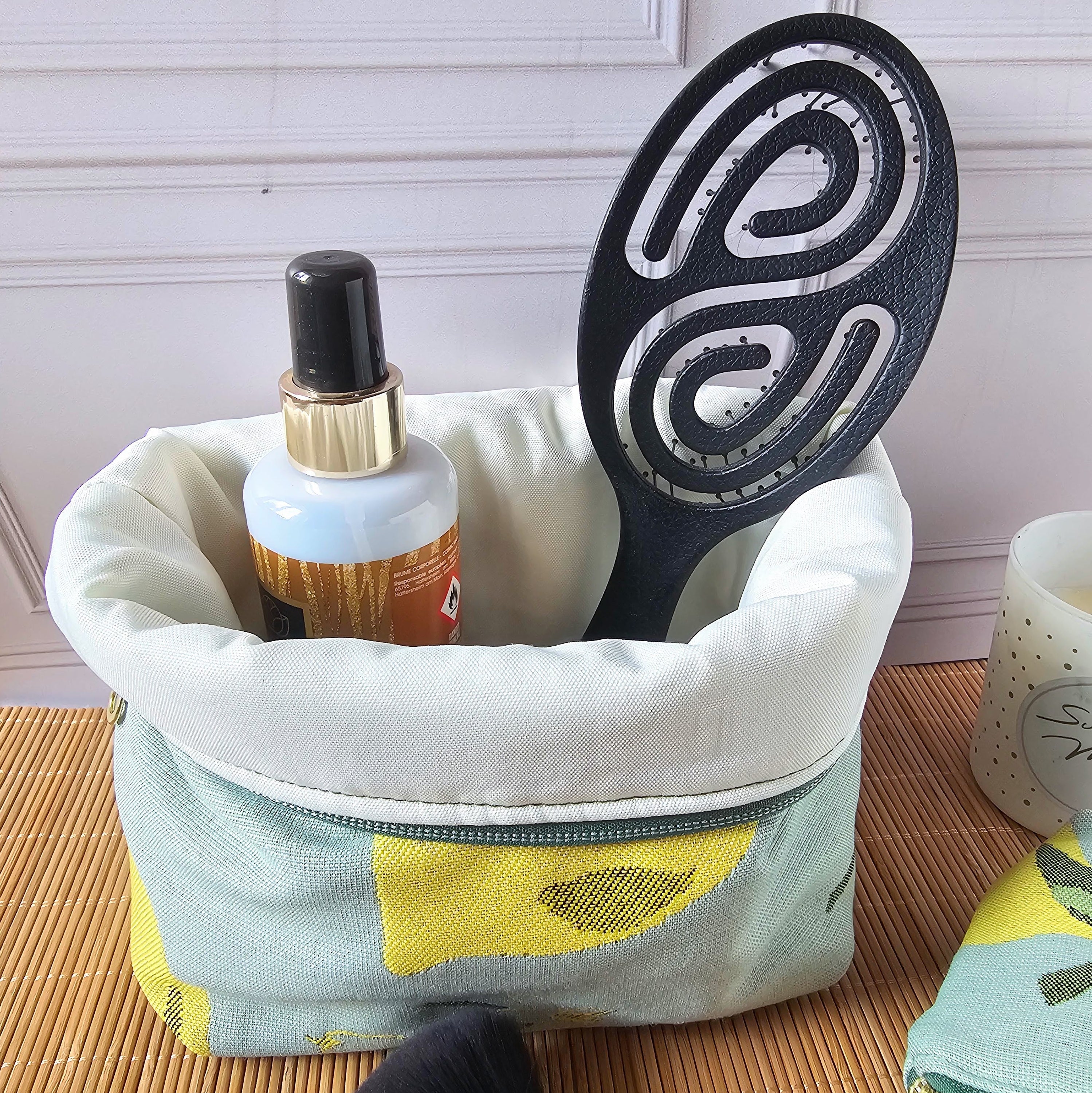 Pochette trousse de toilette 2-en-1 pratique et astucieuse
