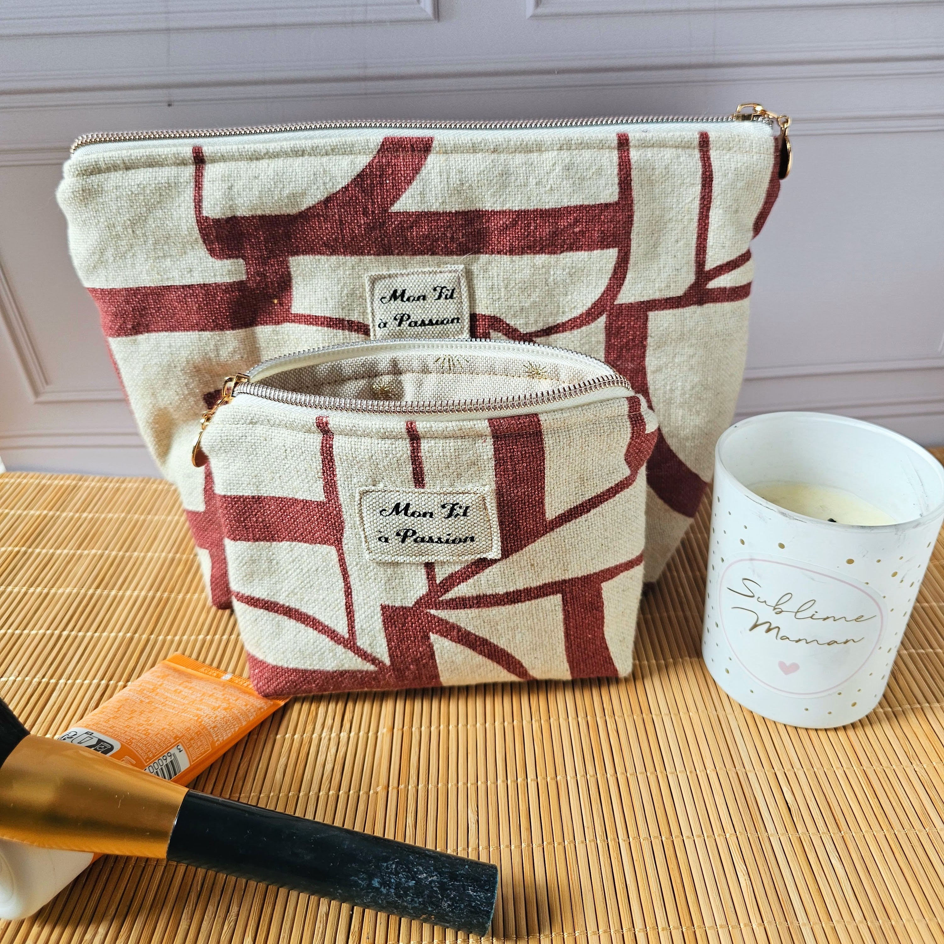 Pochette trousse de toilette 2-en-1 pratique et astucieuse
