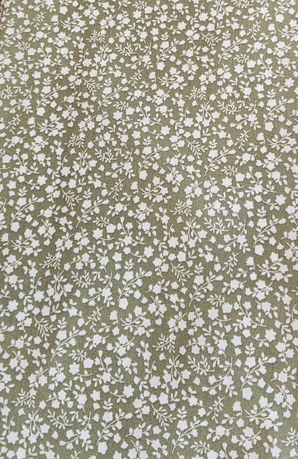 100% coton liberty fleurs blanches sur fond vert