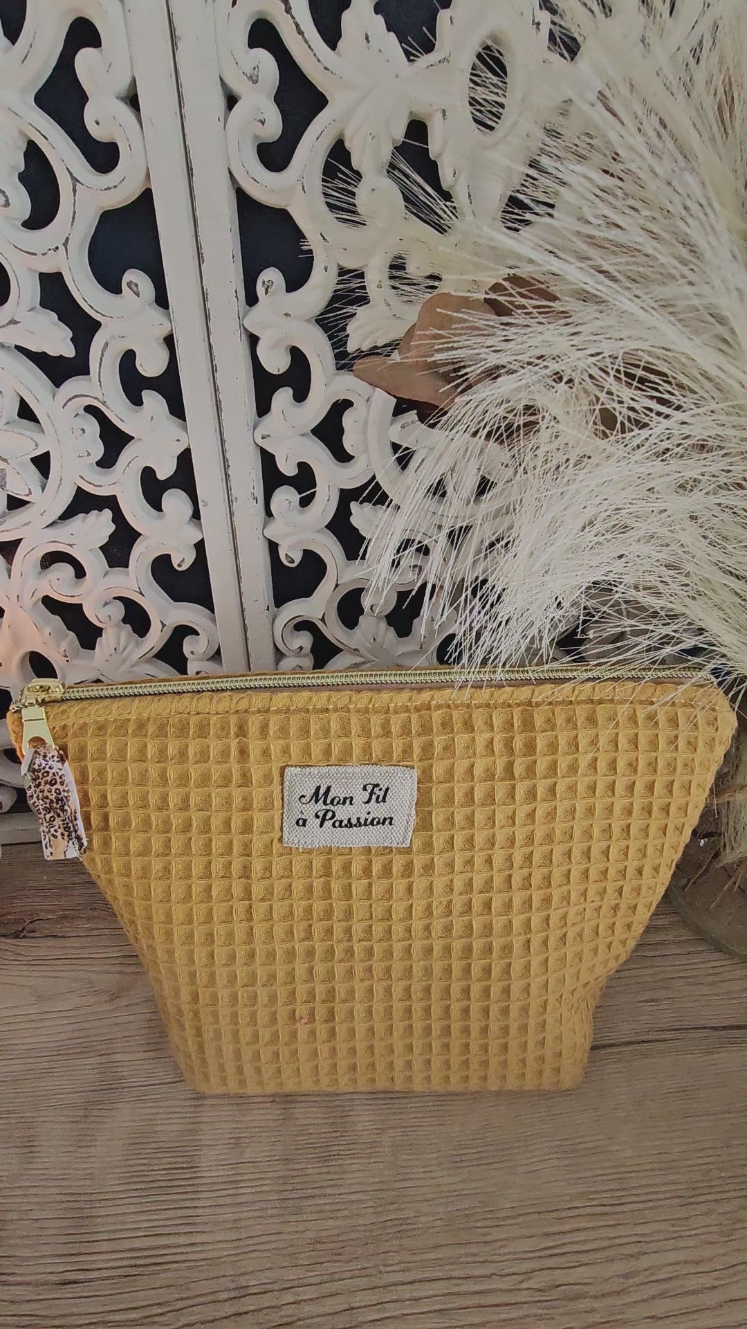 La pochette astucieuse (elle se transforme en panière)
