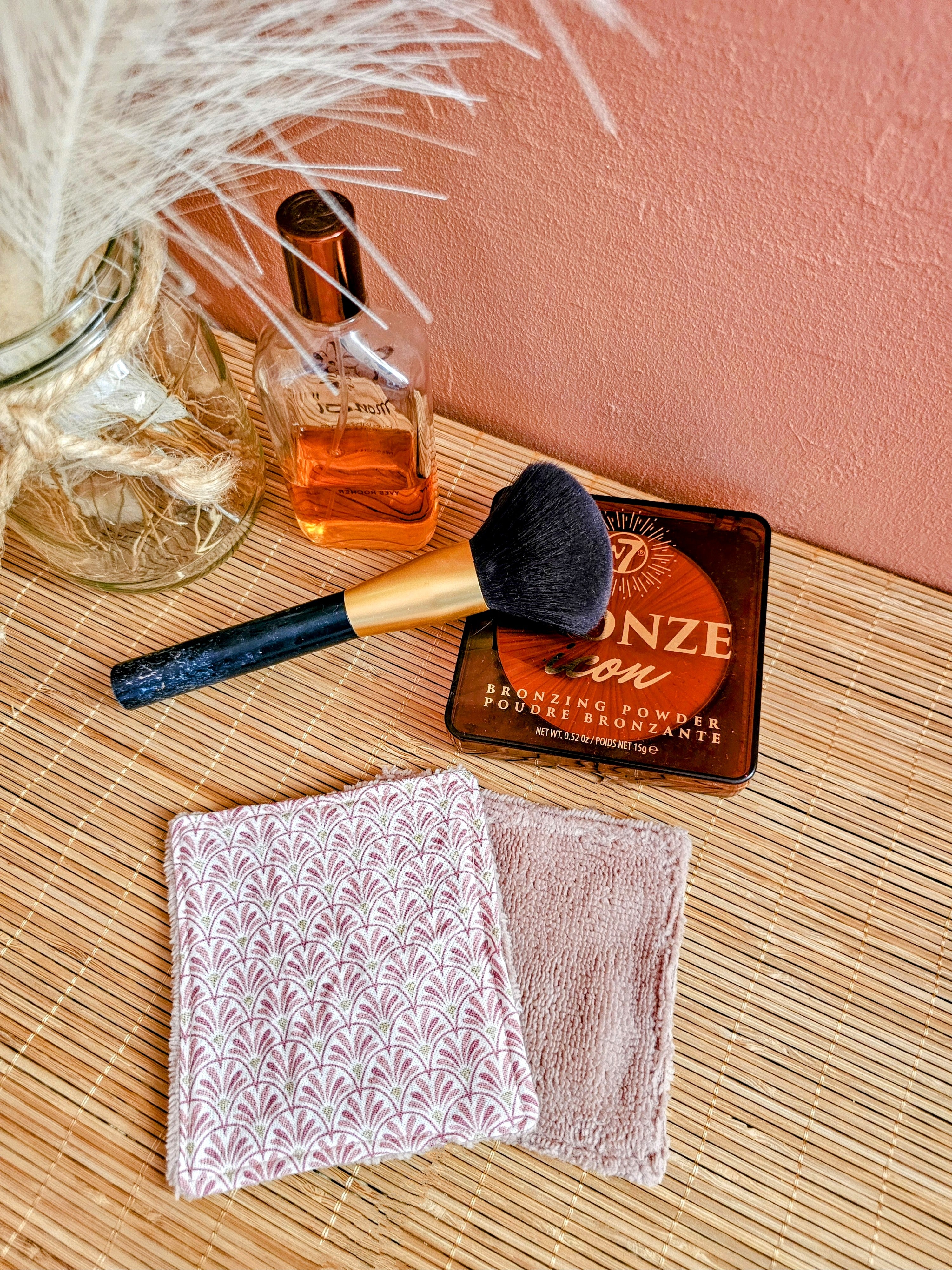 Lingette démaquillante lavable en éponge de bambou - routine beauté zéro déchet
