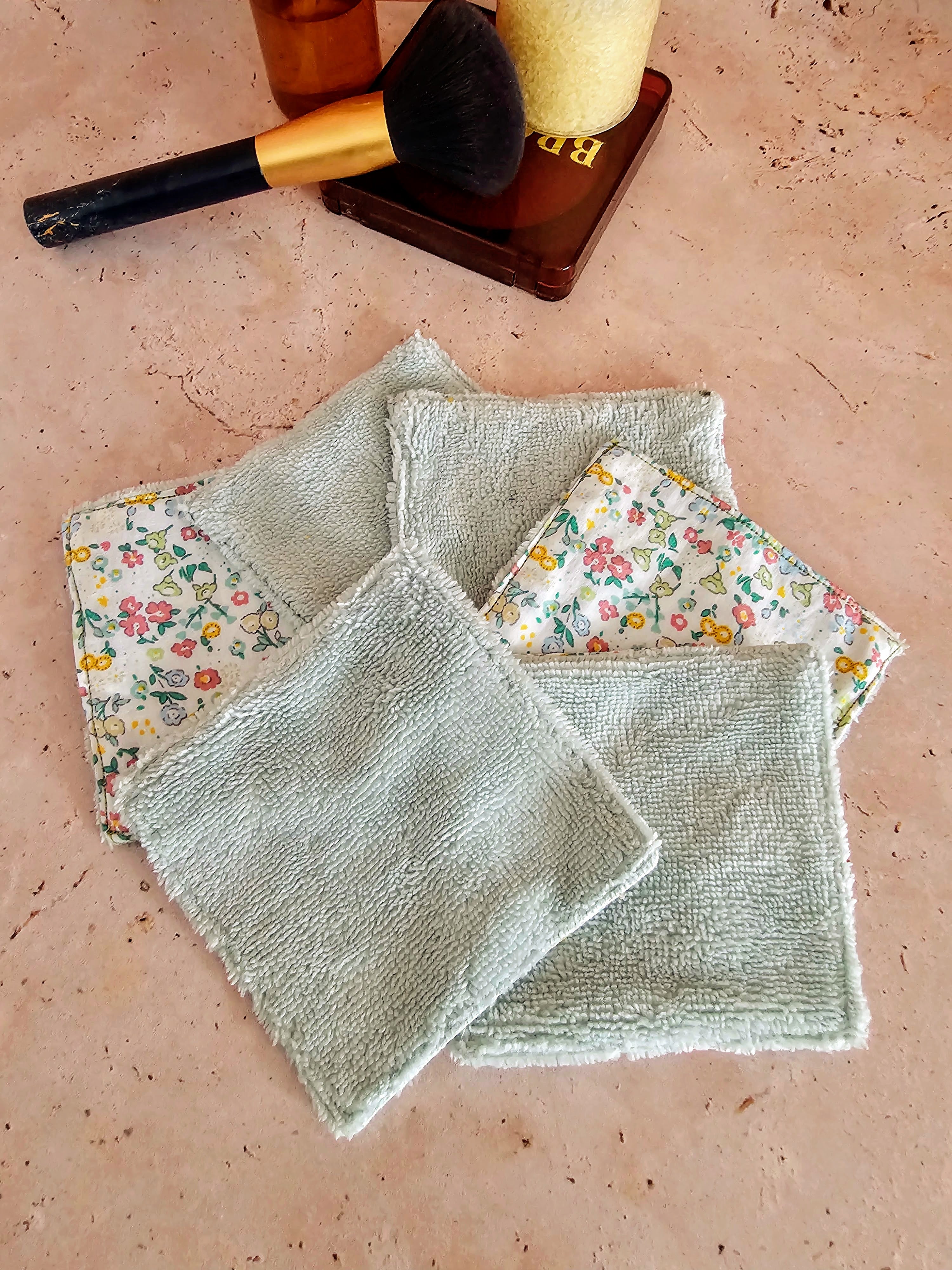 Lingette démaquillante lavable en éponge de bambou - routine beauté zéro déchet