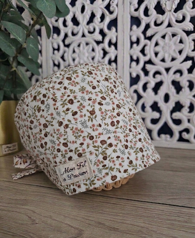 Calot soignant en coton Oeko-Tex à lacer – confortable, ajustable & fait main – Mon Fil à Passion