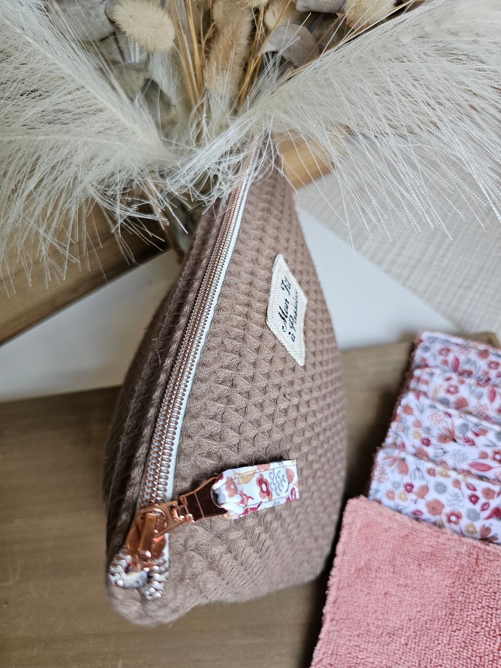 La pochette astucieuse (elle se transforme en panière)