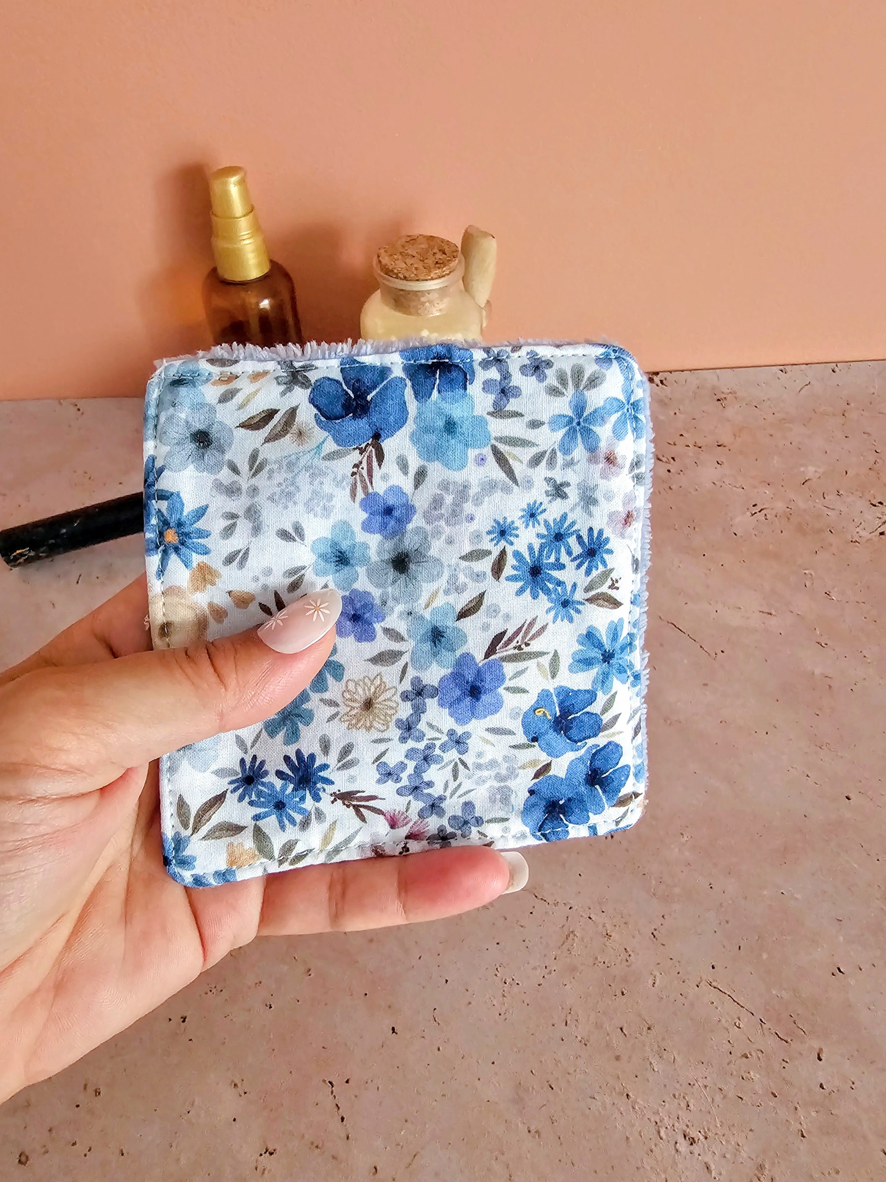 Lingette démaquillante lavable en éponge de bambou - routine beauté zéro déchet