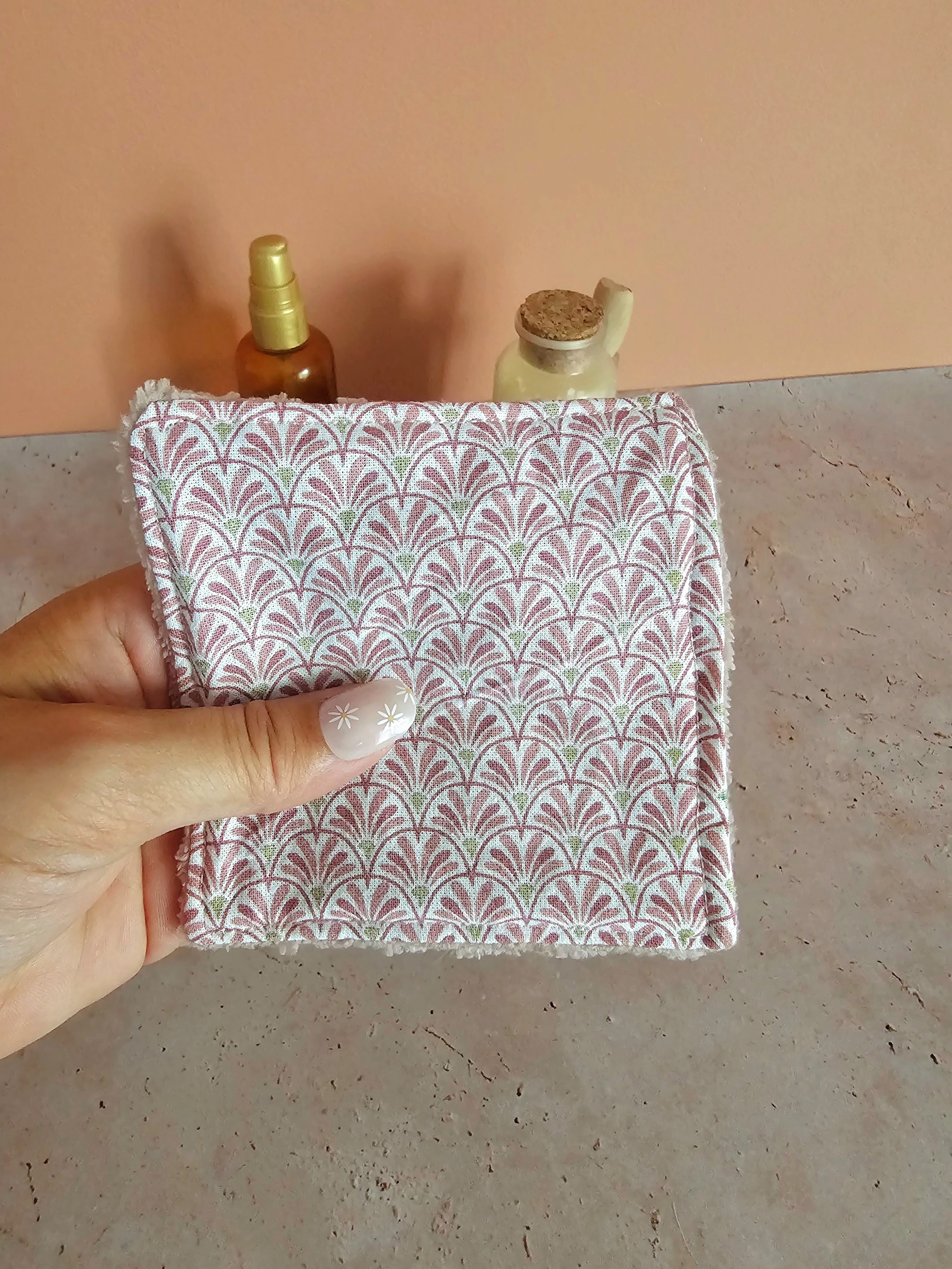 Lingette démaquillante lavable en éponge de bambou - routine beauté zéro déchet