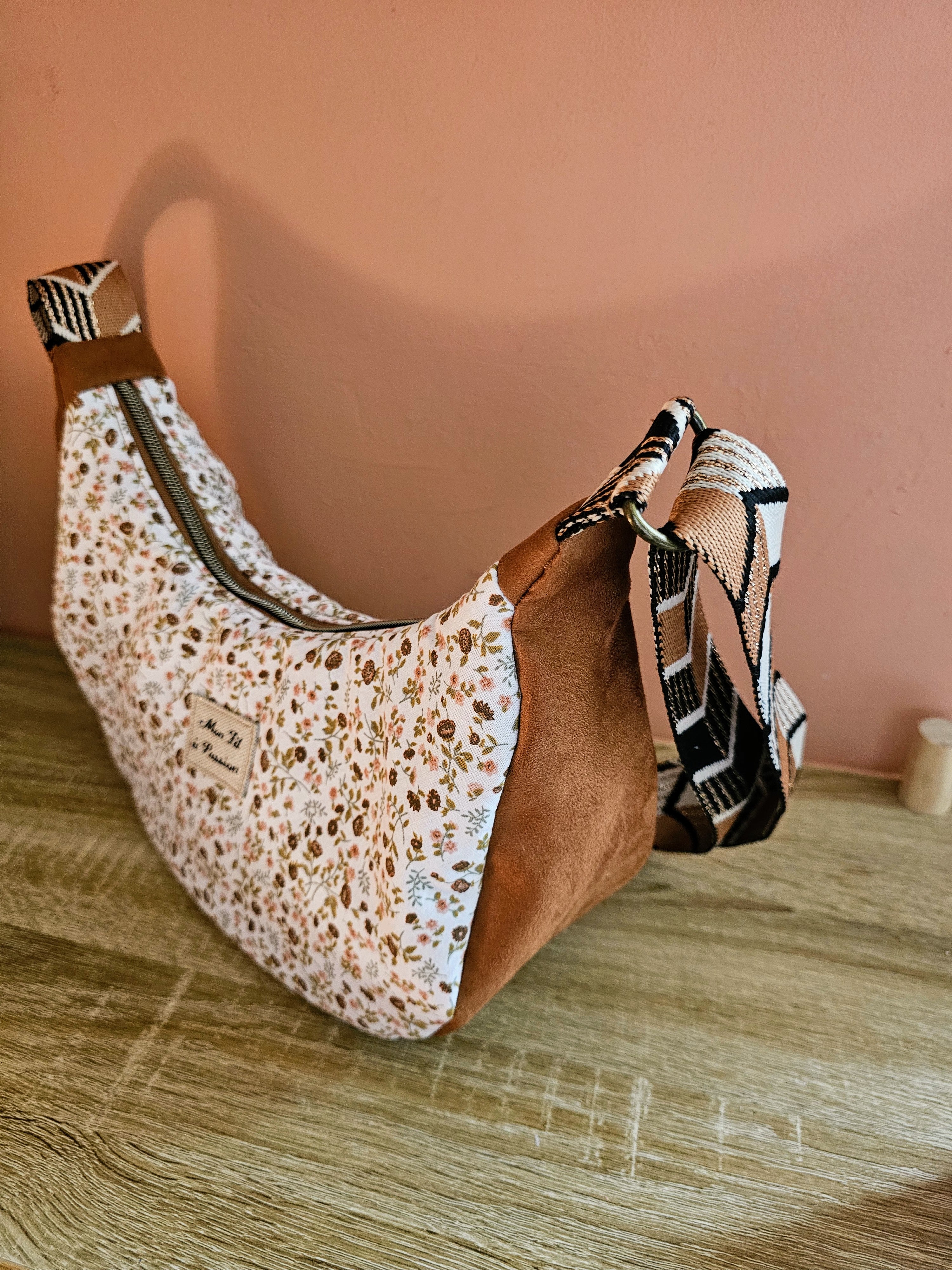 Sac bandoulière femme fait main – demi-lune chic ou bohème – Mon Fil à Passion