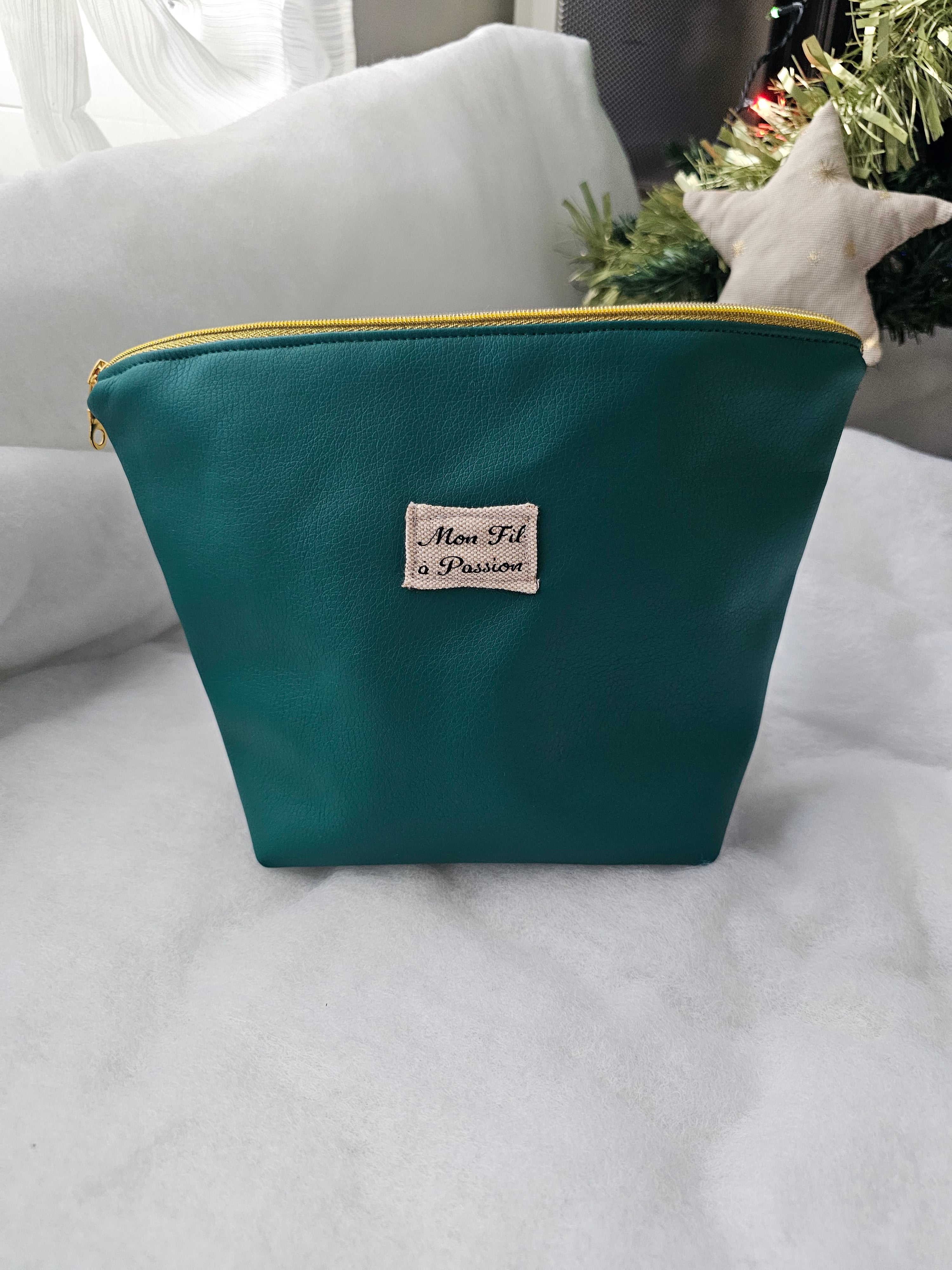 La pochette astucieuse (elle se transforme en panière)