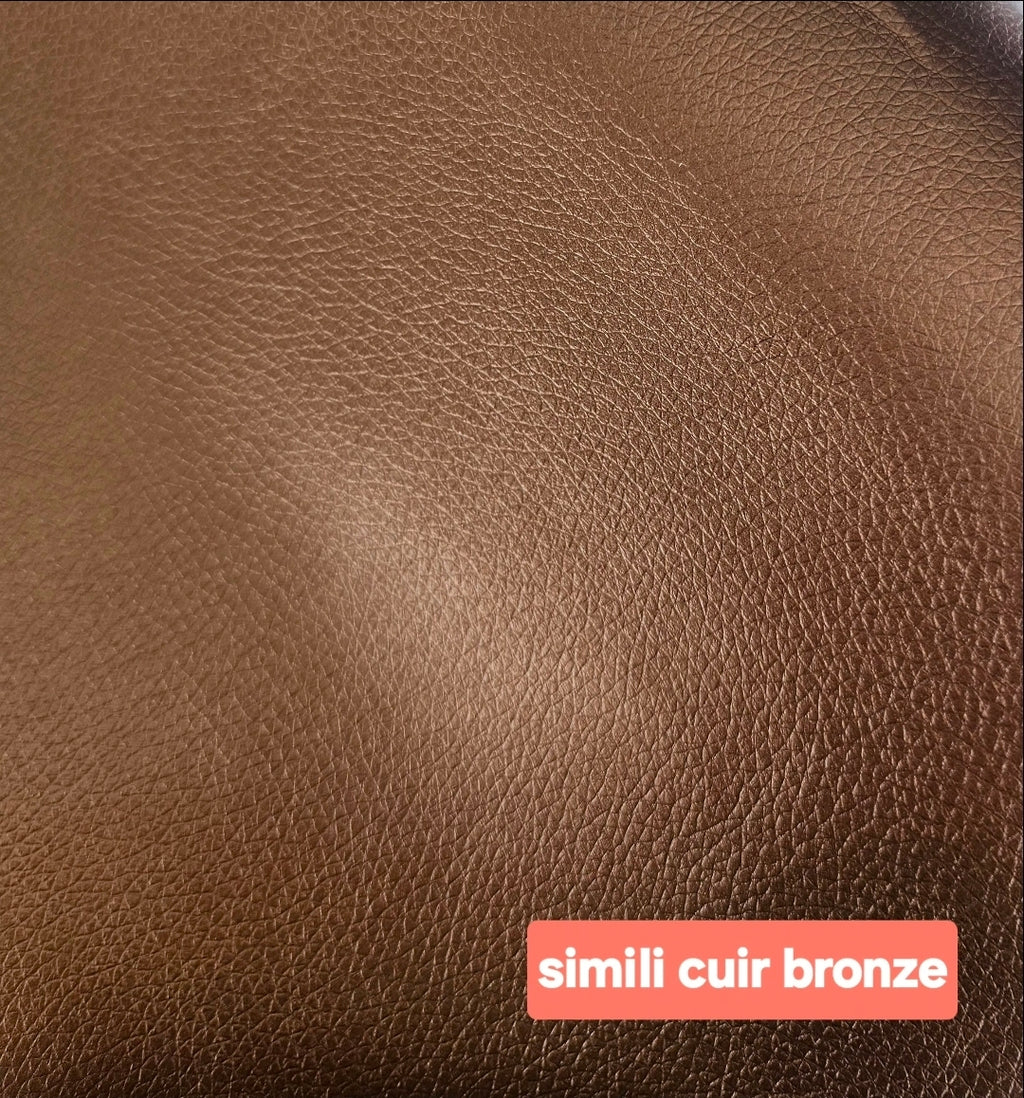 Porte-clé personnalisé en simili cuir – fait main avec prénom ou mot – Mon Fil à Passion