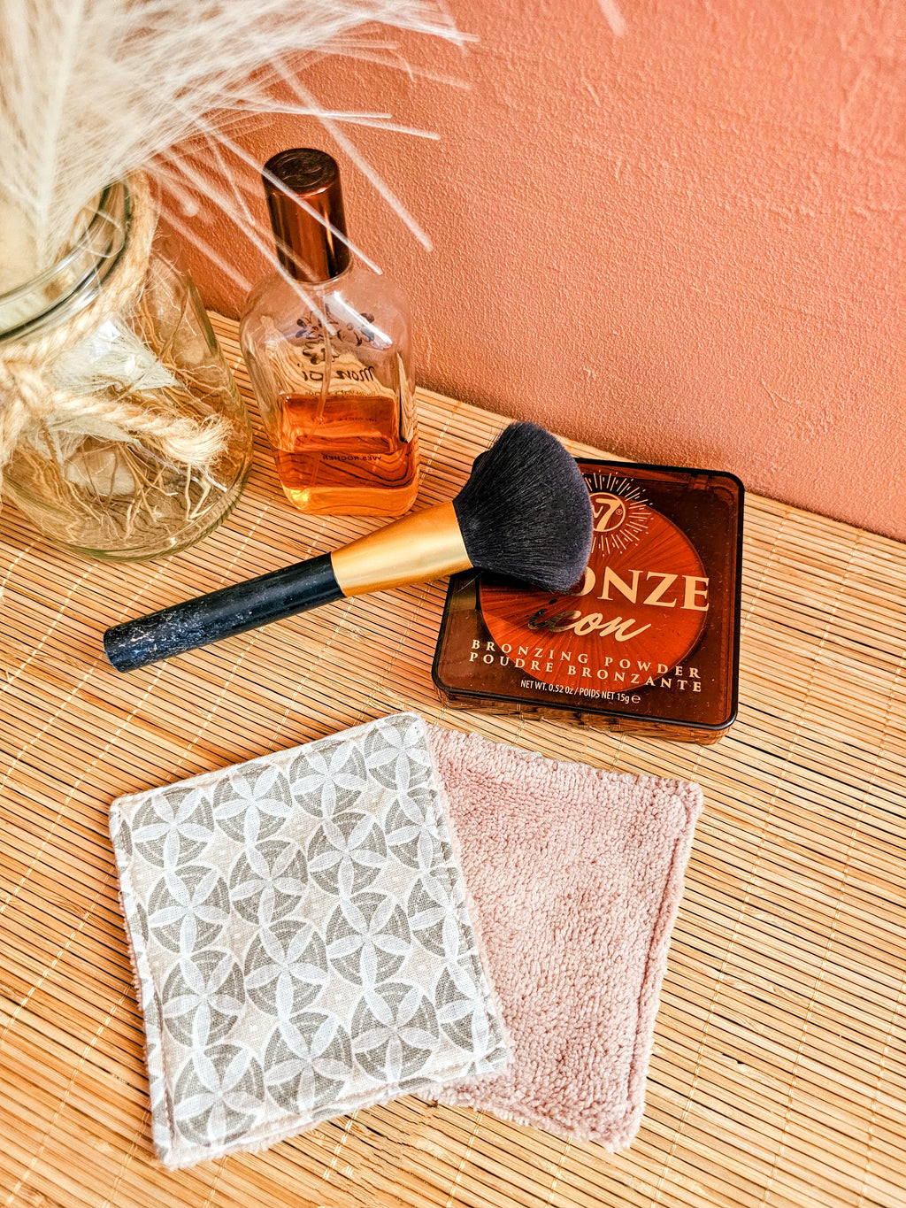 Lingette démaquillante lavable en éponge de bambou - routine beauté zéro déchet