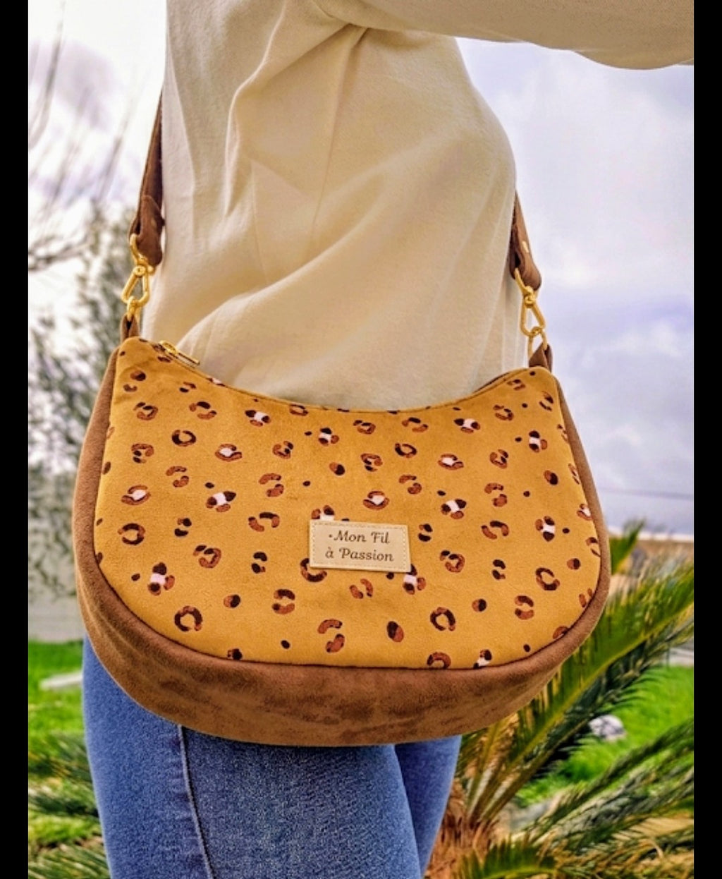 Sac bandoulière femme fait main – demi-lune chic ou bohème – Mon Fil à Passion