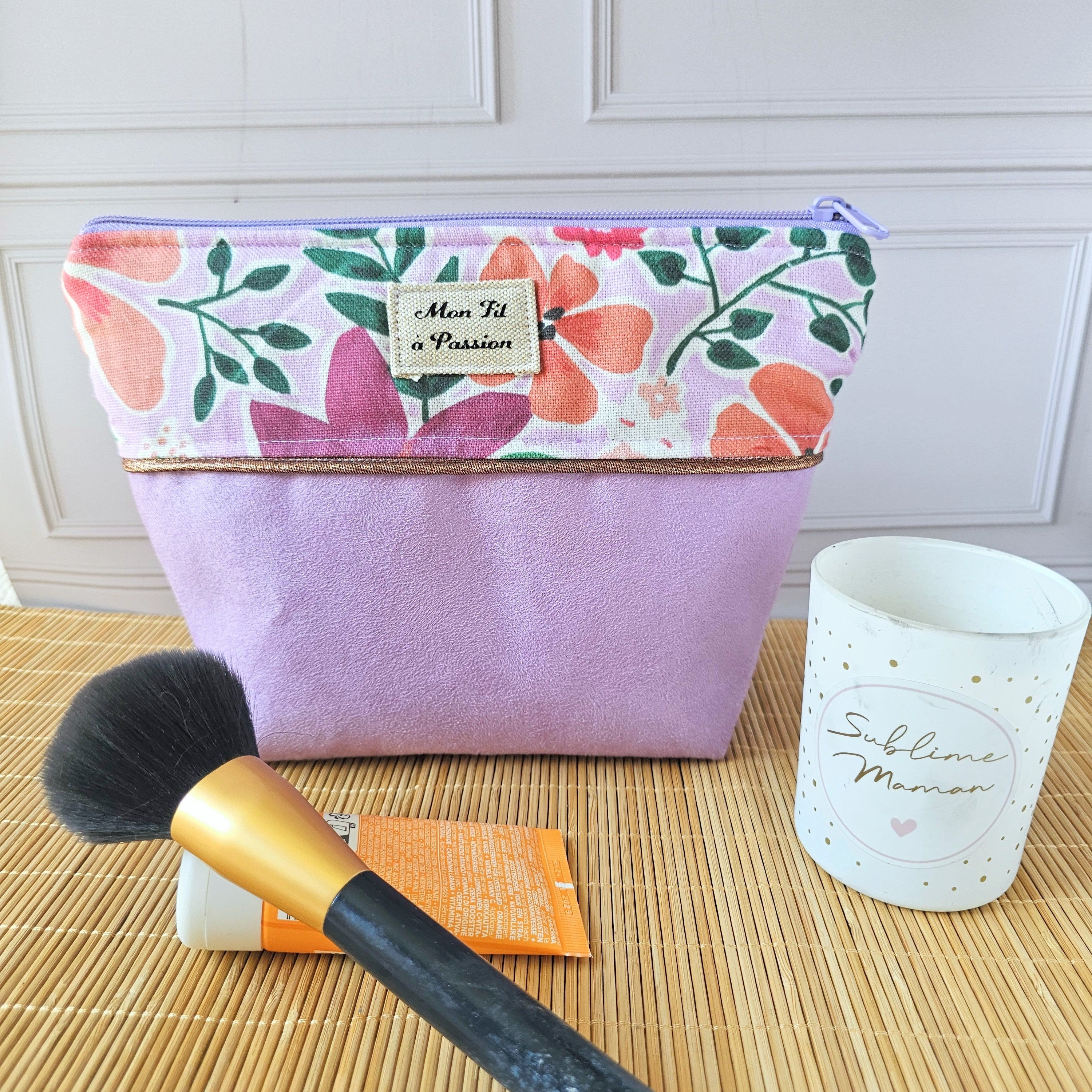 Pochette trousse de toilette 2-en-1 pratique et astucieuse
