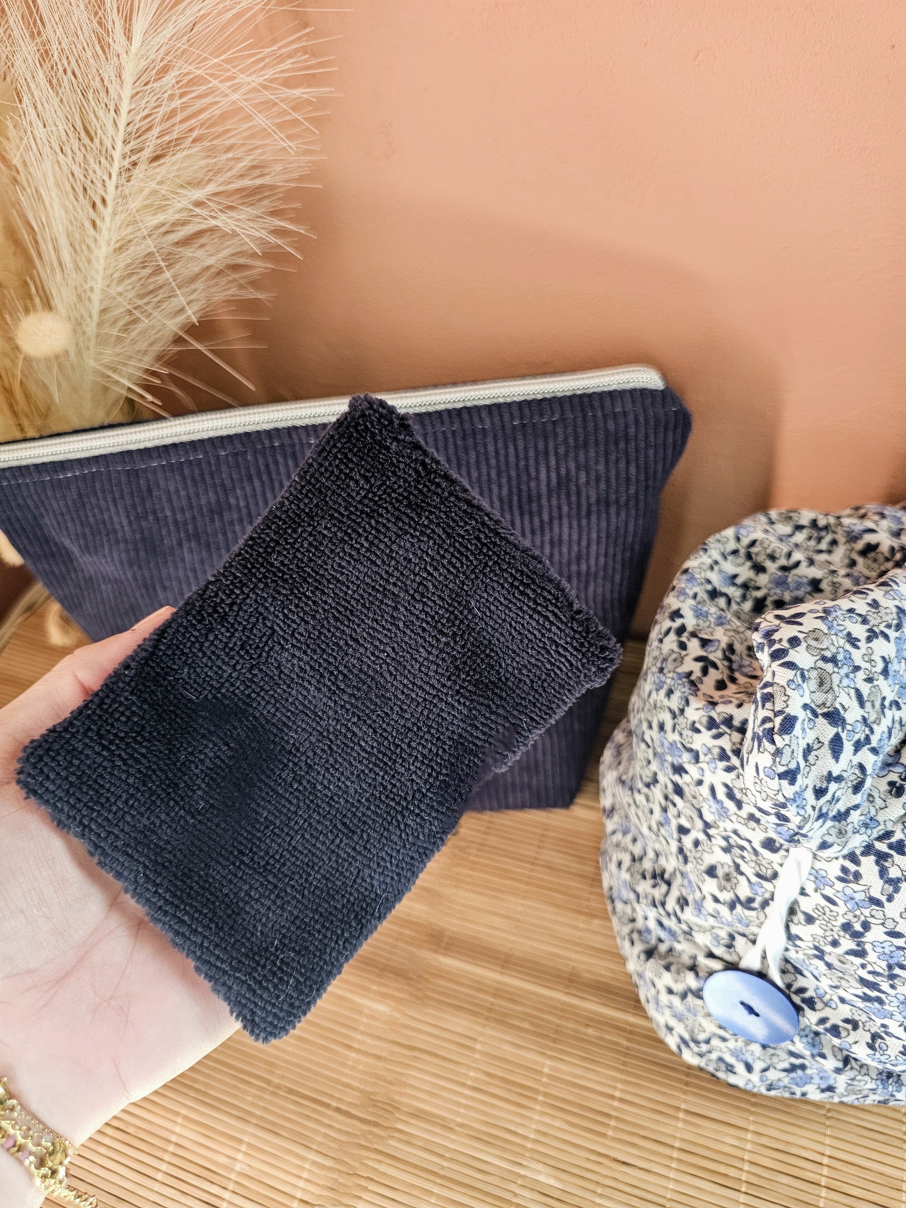Mini gant démaquillant en éponge de bambou – nettoyant visage doux & réutilisable – Mon Fil à Passion
