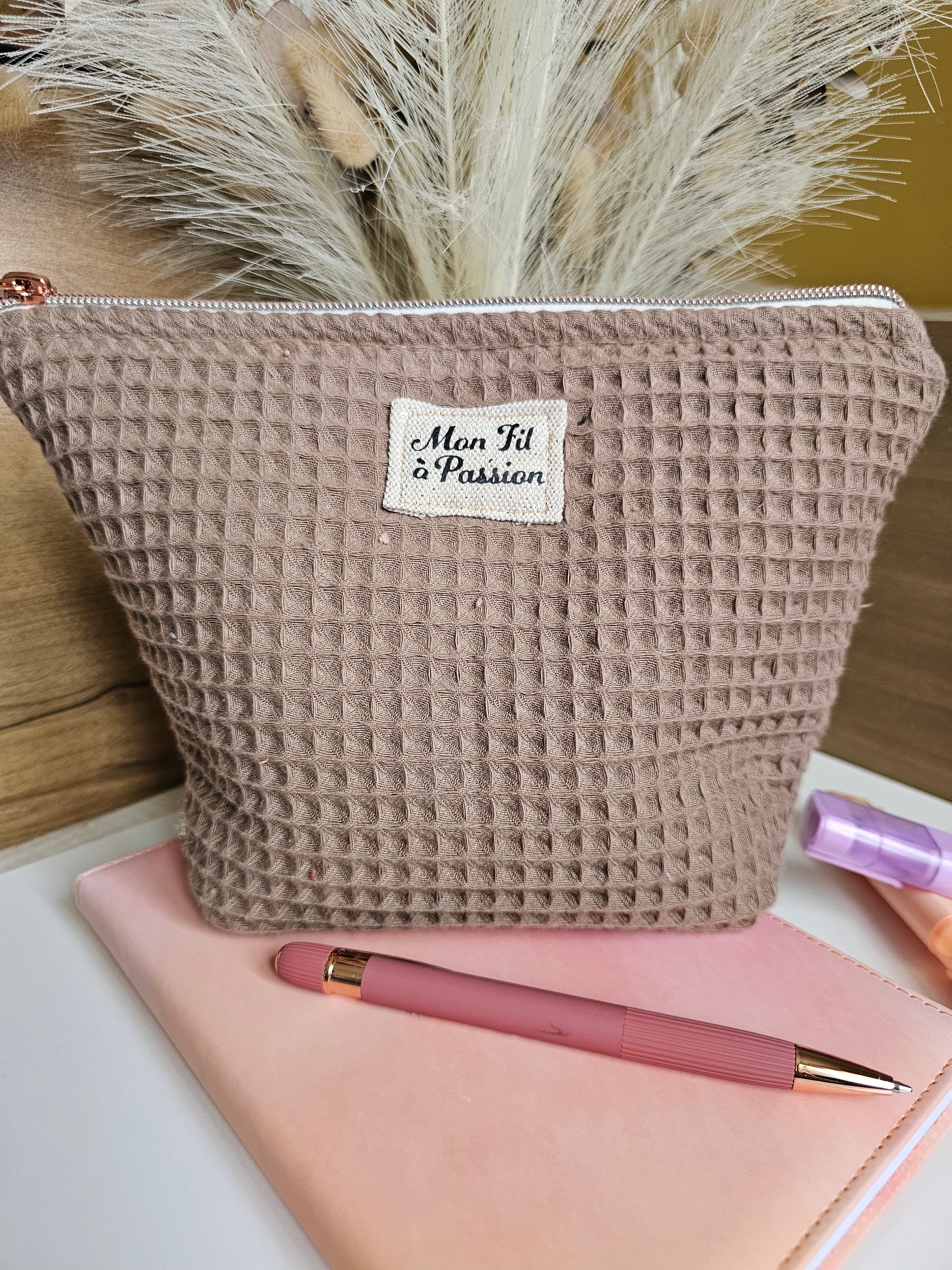 La pochette astucieuse (elle se transforme en panière)