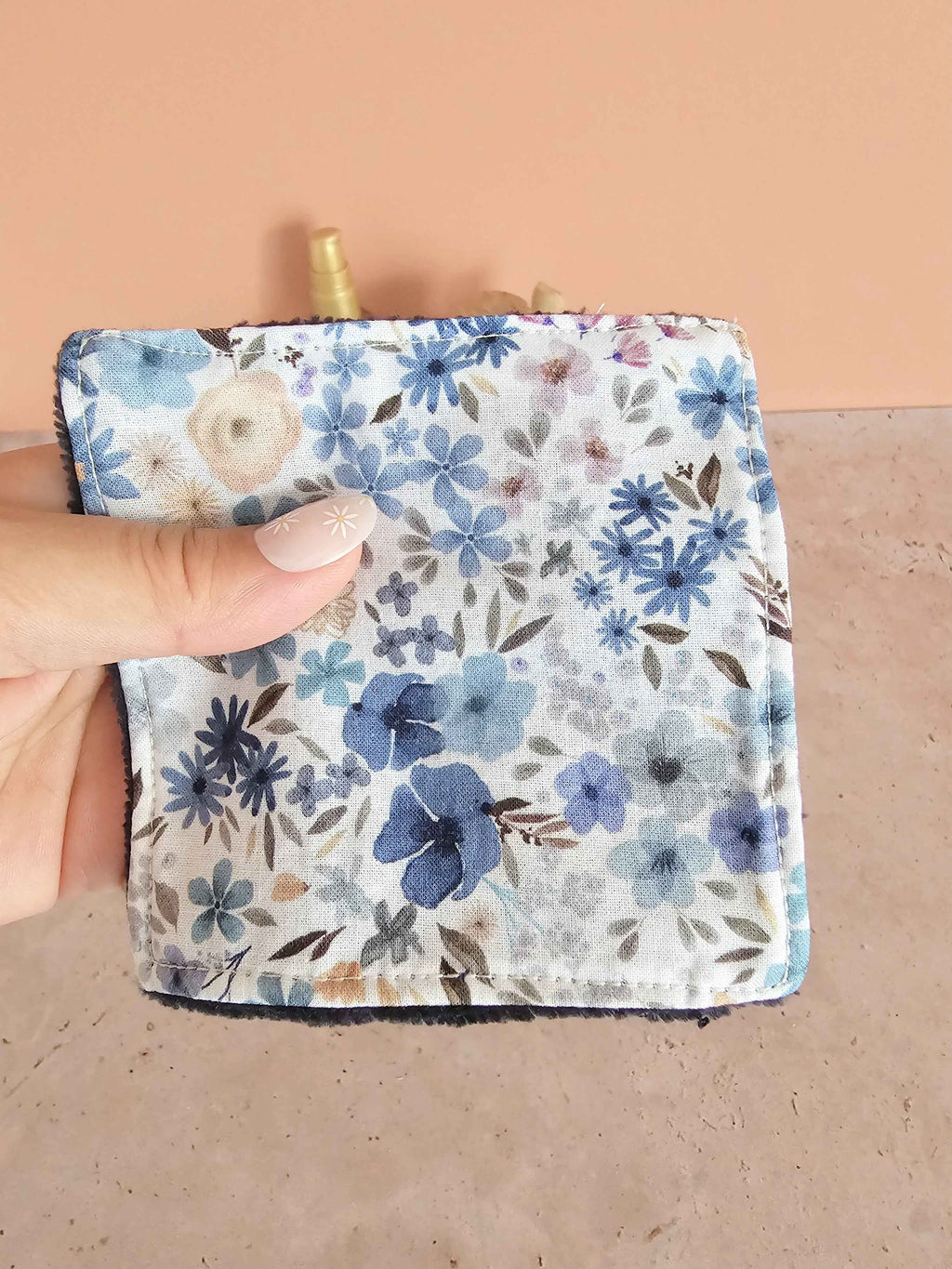 Lingette démaquillante lavable en éponge de bambou - routine beauté zéro déchet