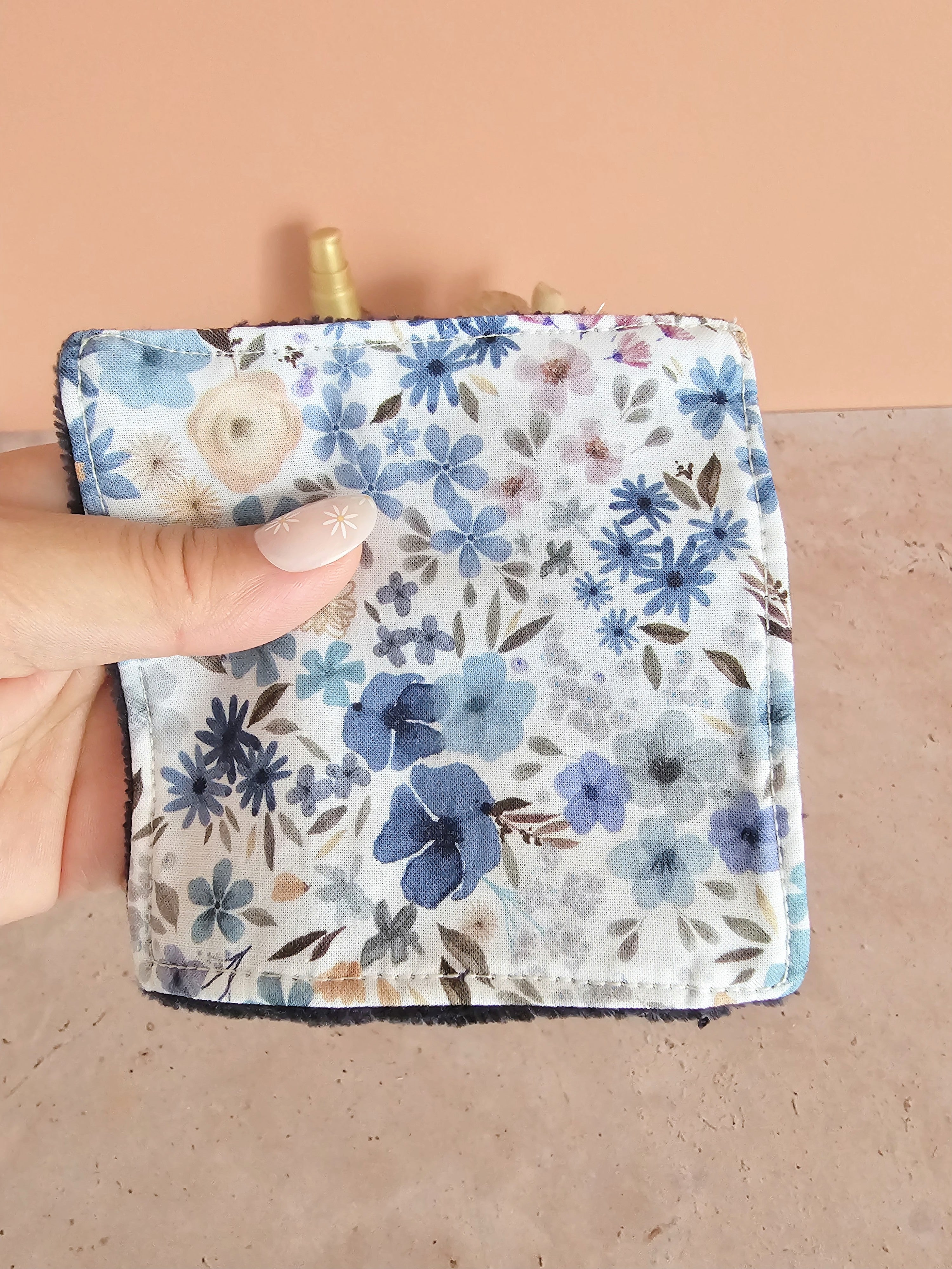 Lingette démaquillante lavable en éponge de bambou - routine beauté zéro déchet