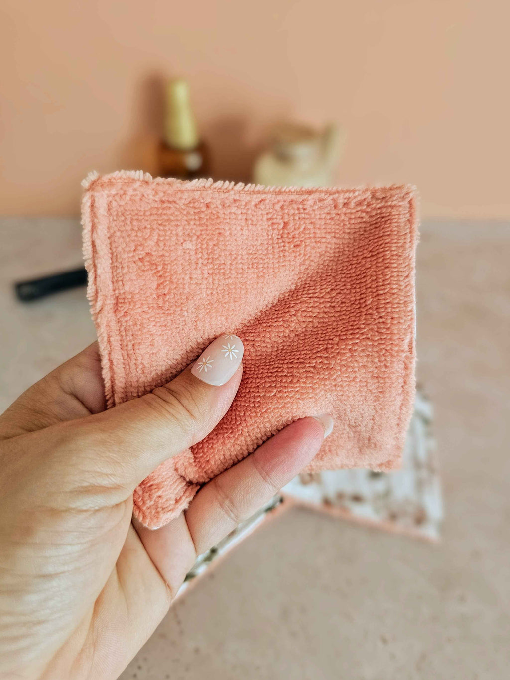Lingette démaquillante lavable en éponge de bambou - routine beauté zéro déchet