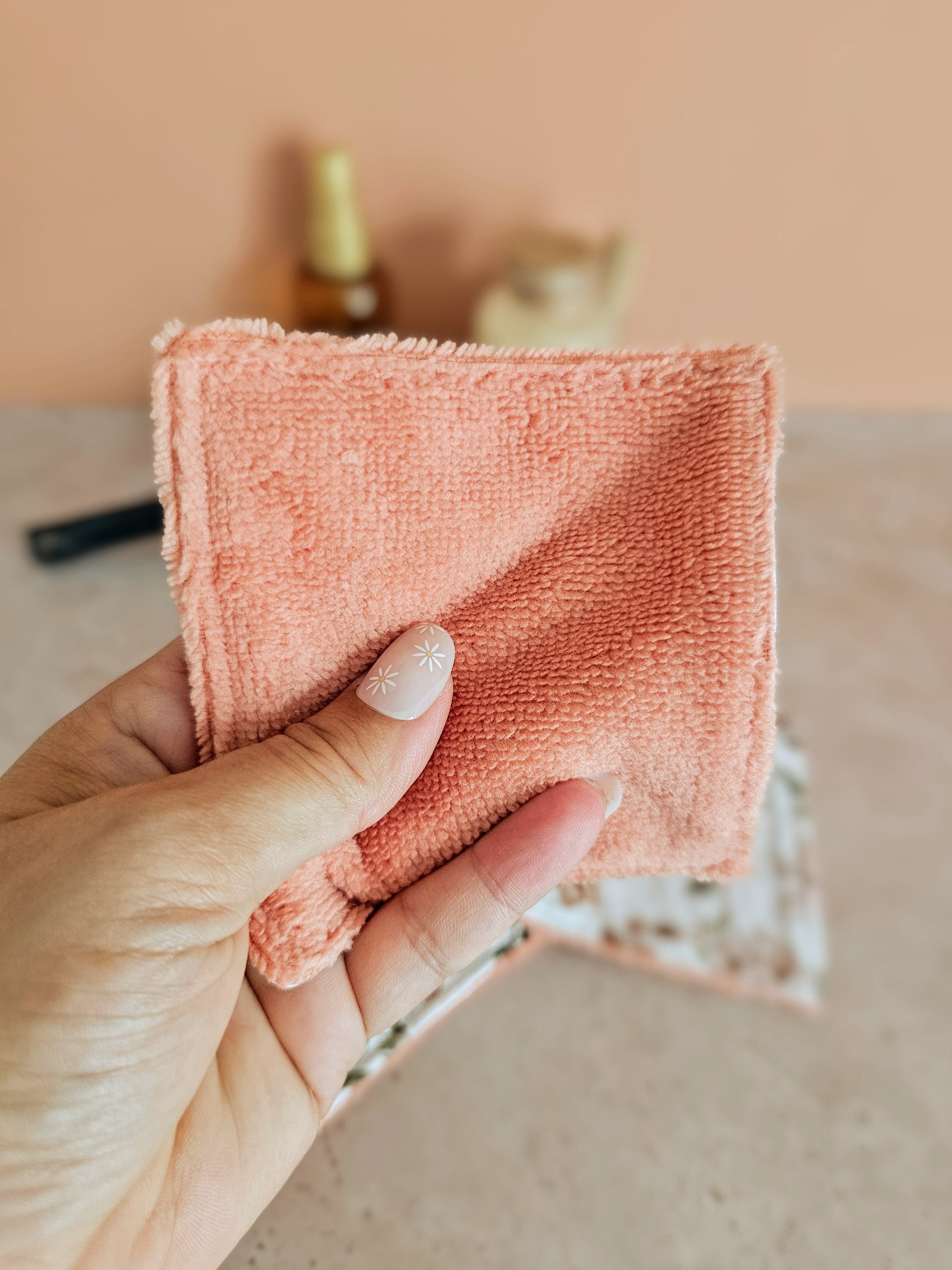 Lingette démaquillante lavable en éponge de bambou - routine beauté zéro déchet
