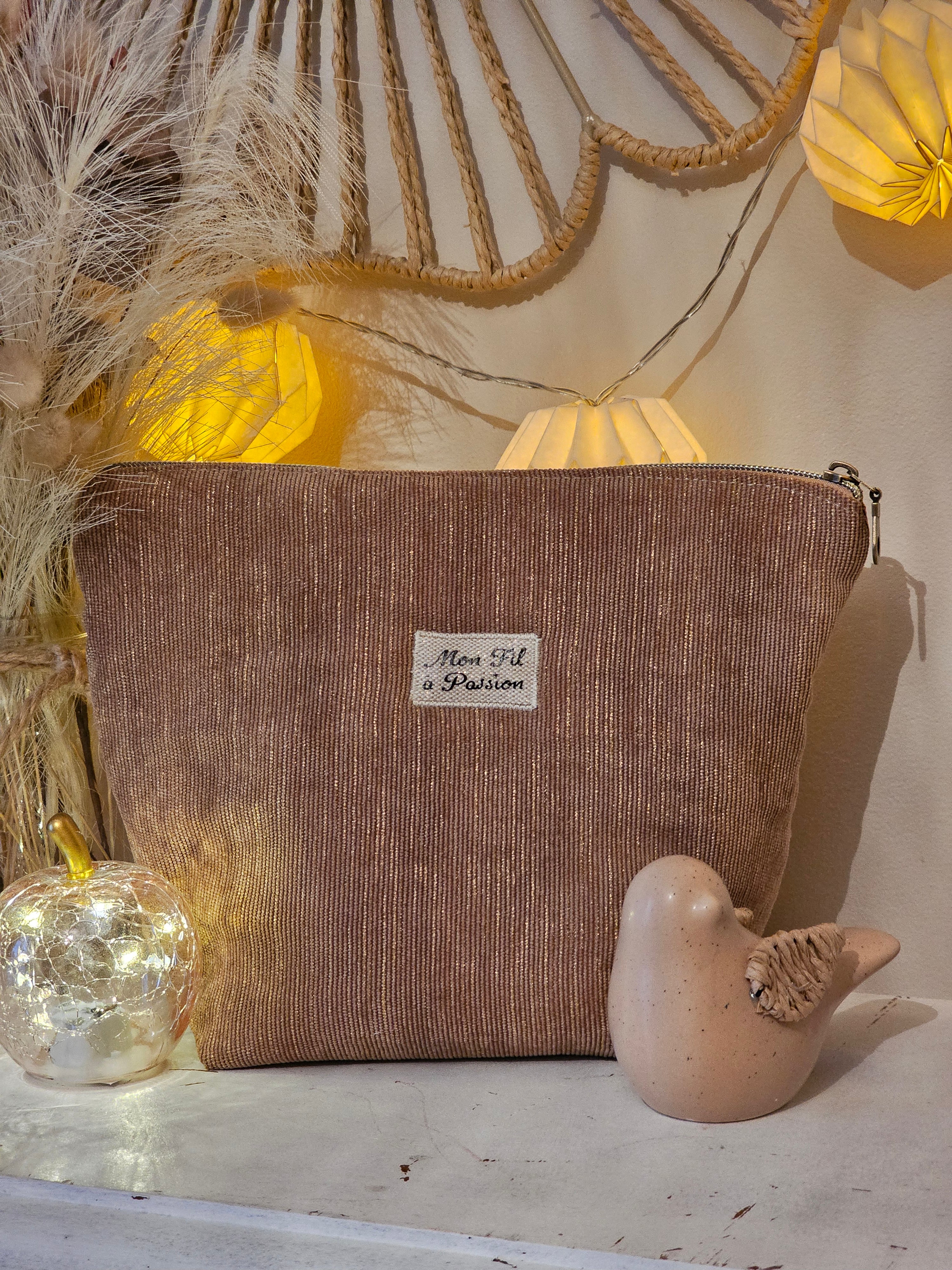 La pochette astucieuse (elle se transforme en panière)