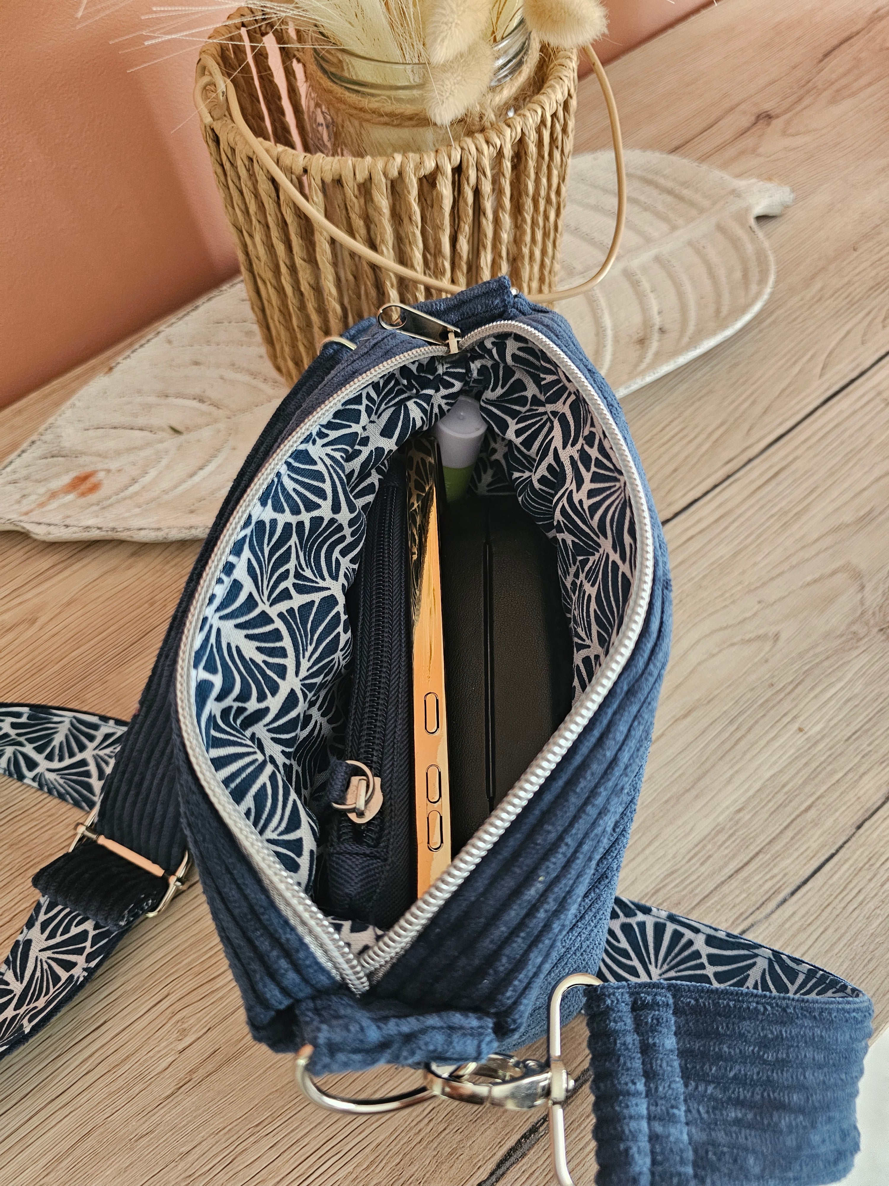 Mini sac bandoulière femme – léger, pratique & mains libres – fait main France | Mon Fil à Passion