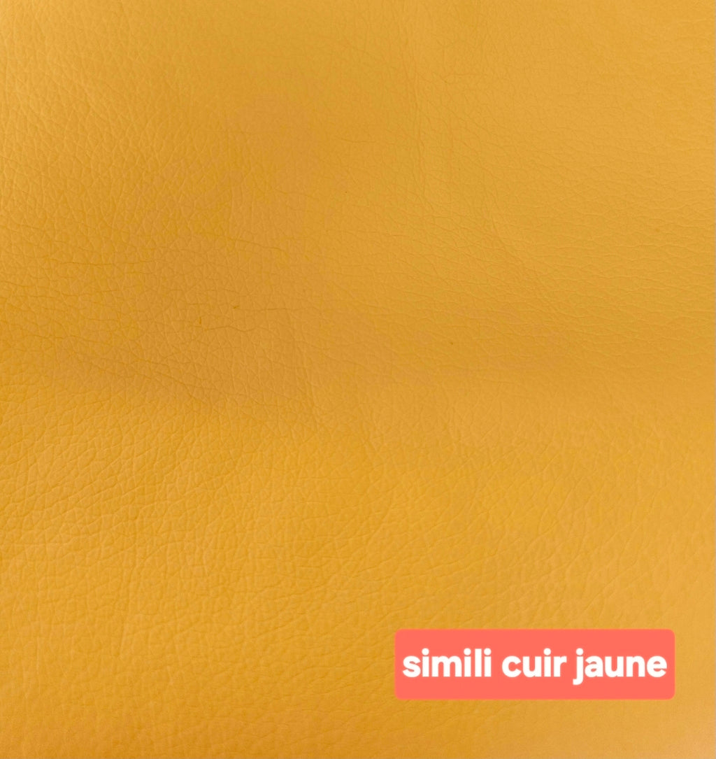 Porte-clé personnalisé en simili cuir – fait main avec prénom ou mot – Mon Fil à Passion