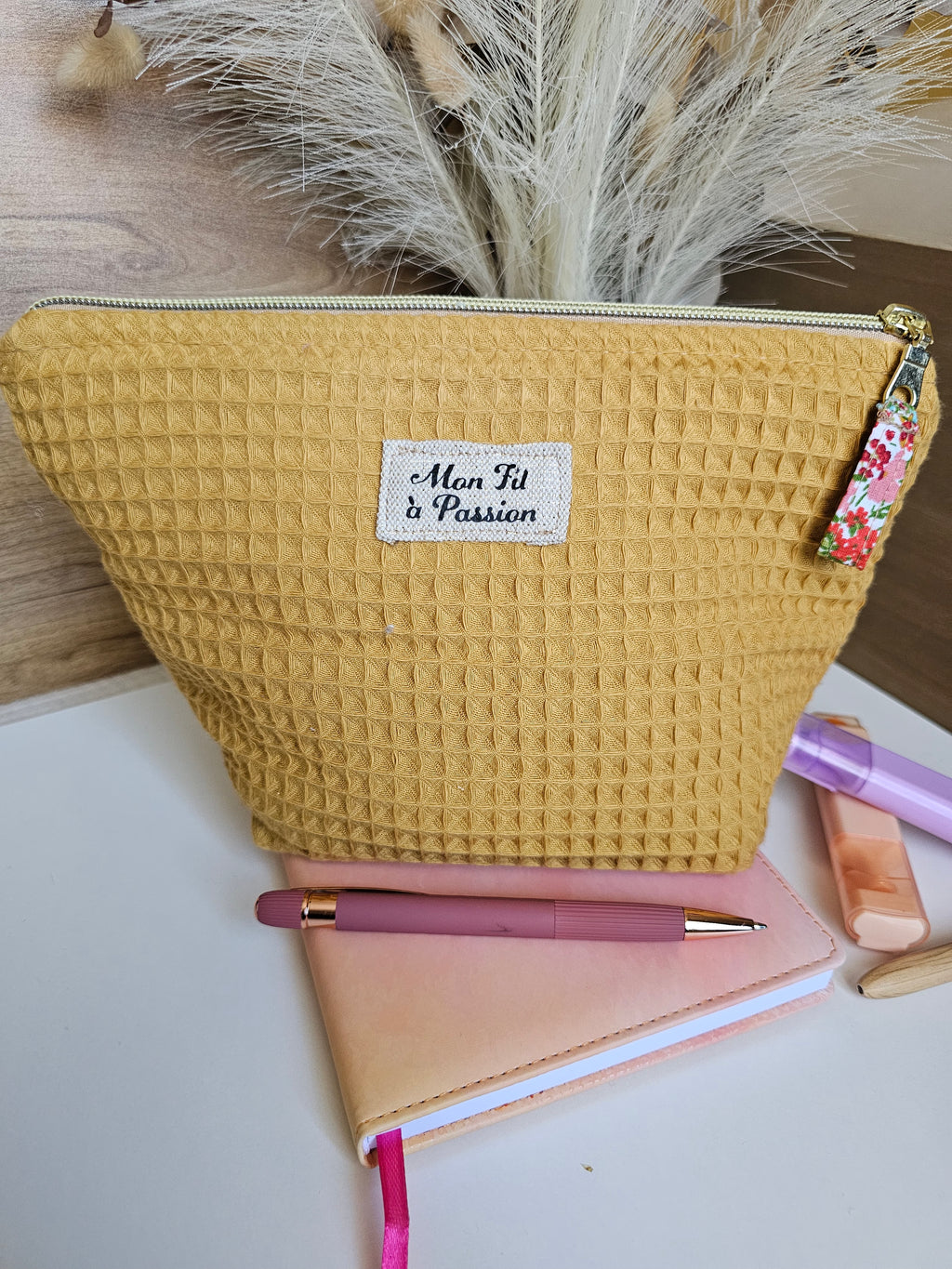 La pochette astucieuse (elle se transforme en panière)