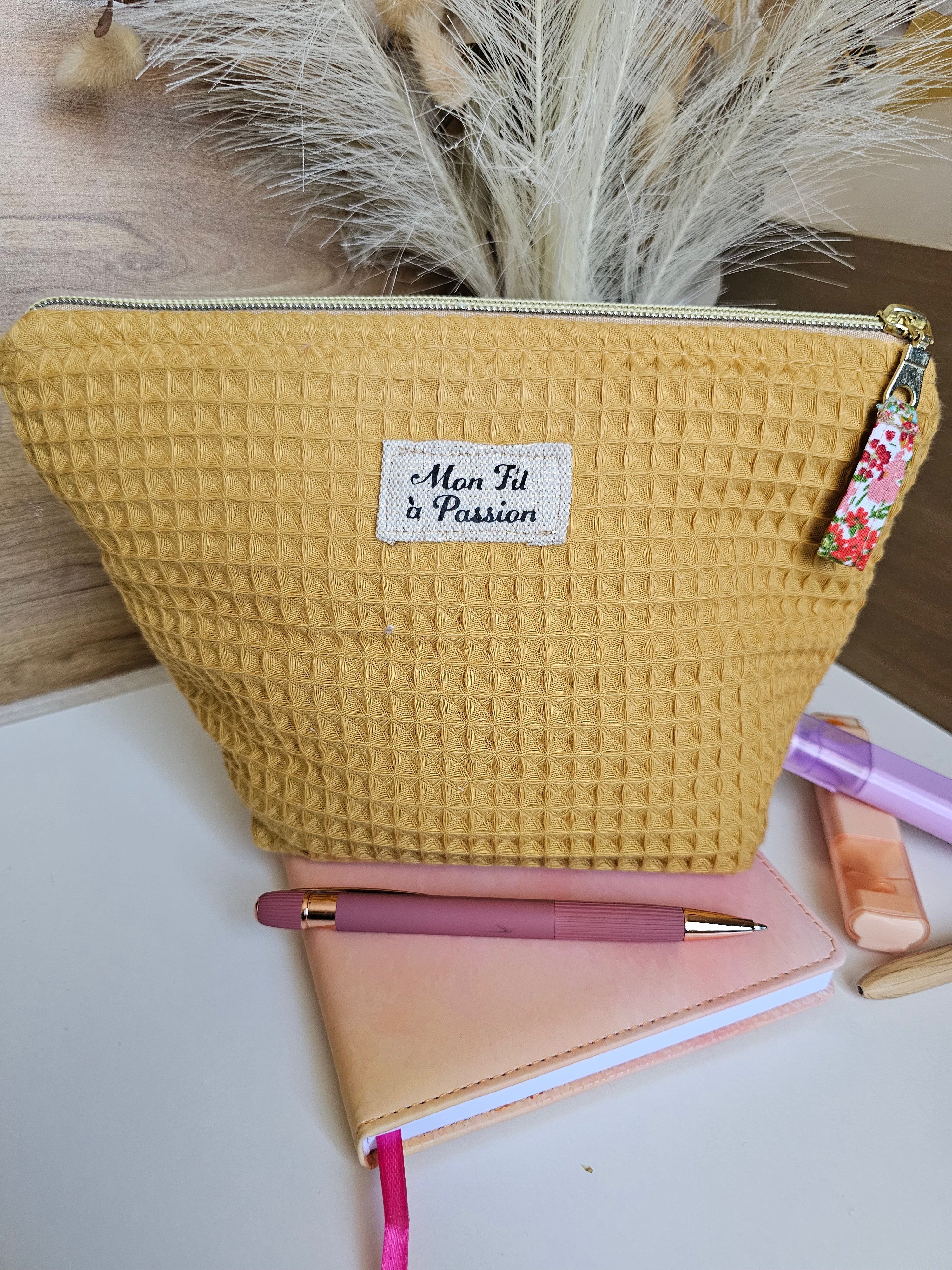 La pochette astucieuse (elle se transforme en panière)