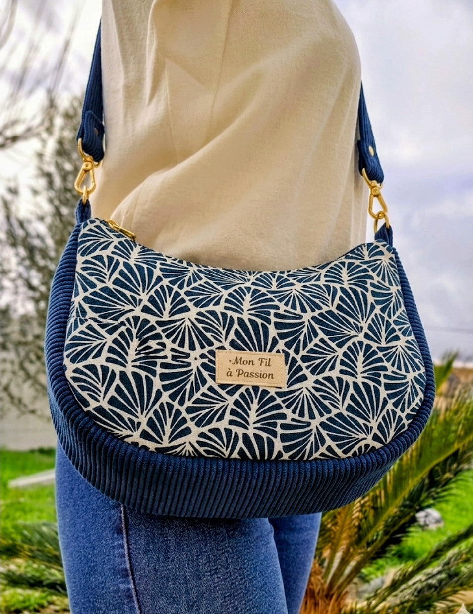 Sac bandoulière femme fait main – demi-lune chic ou bohème – Mon Fil à Passion