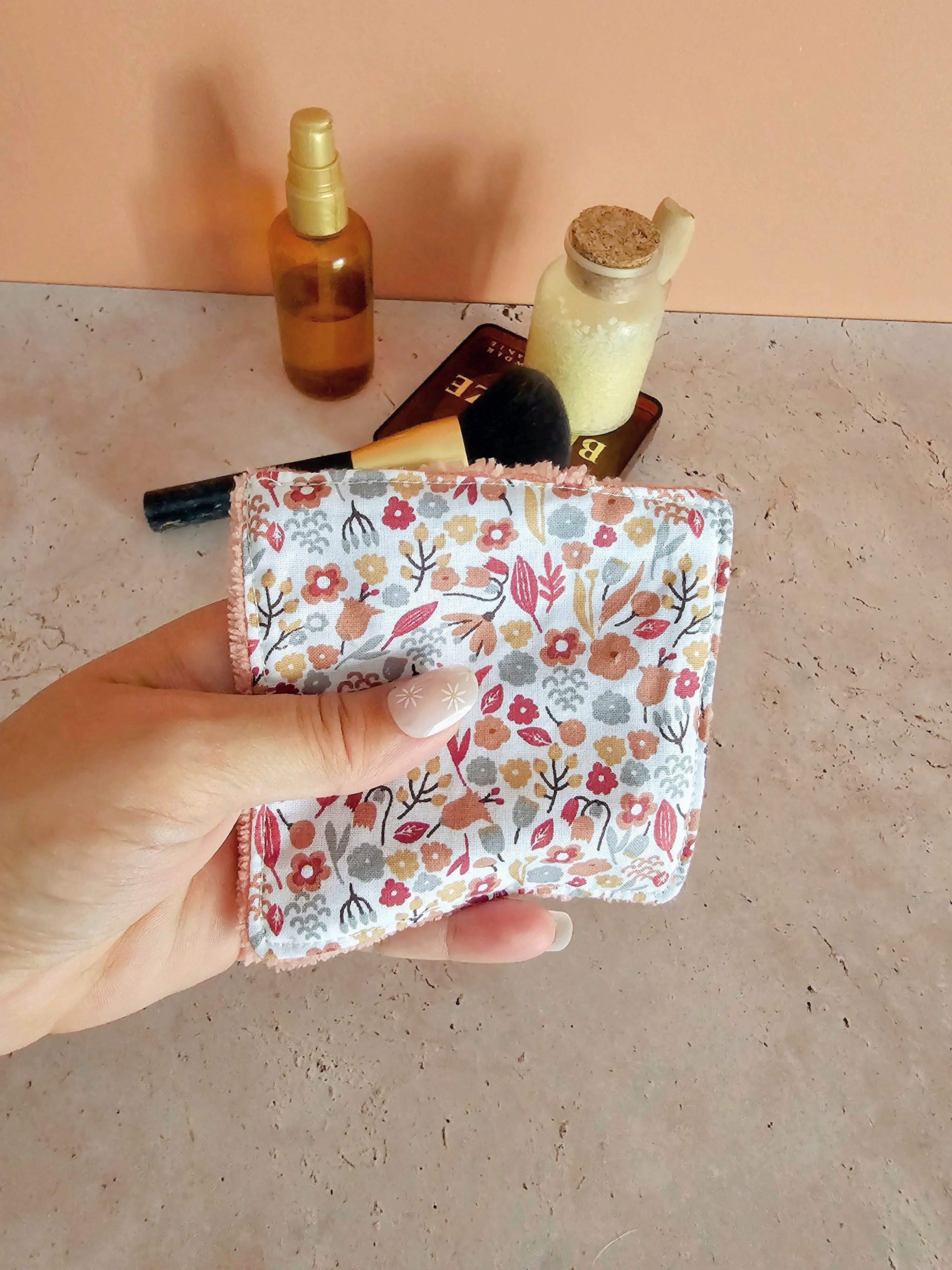 Lingette démaquillante lavable en éponge de bambou - routine beauté zéro déchet
