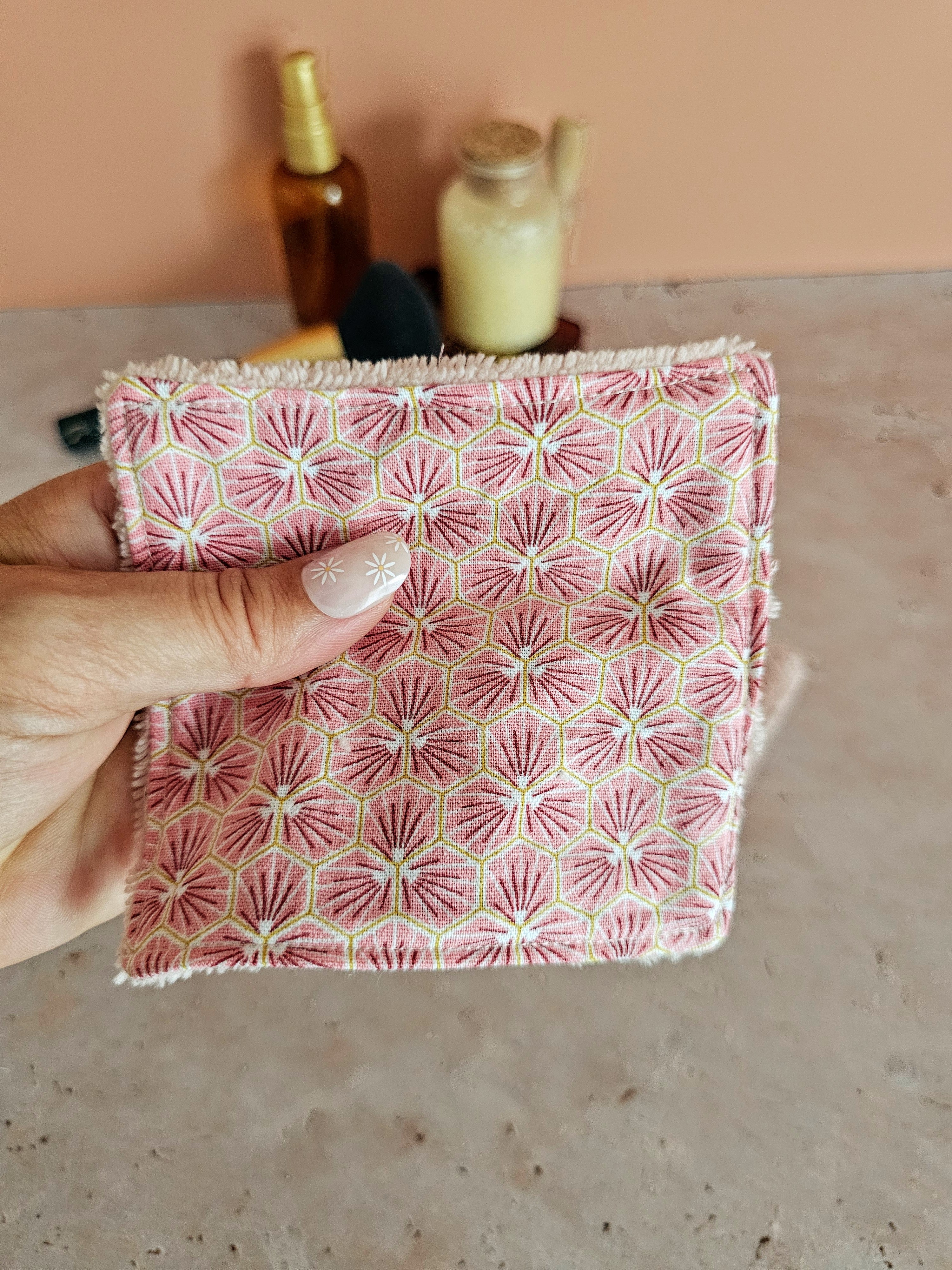 Lingette démaquillante lavable en éponge de bambou - routine beauté zéro déchet