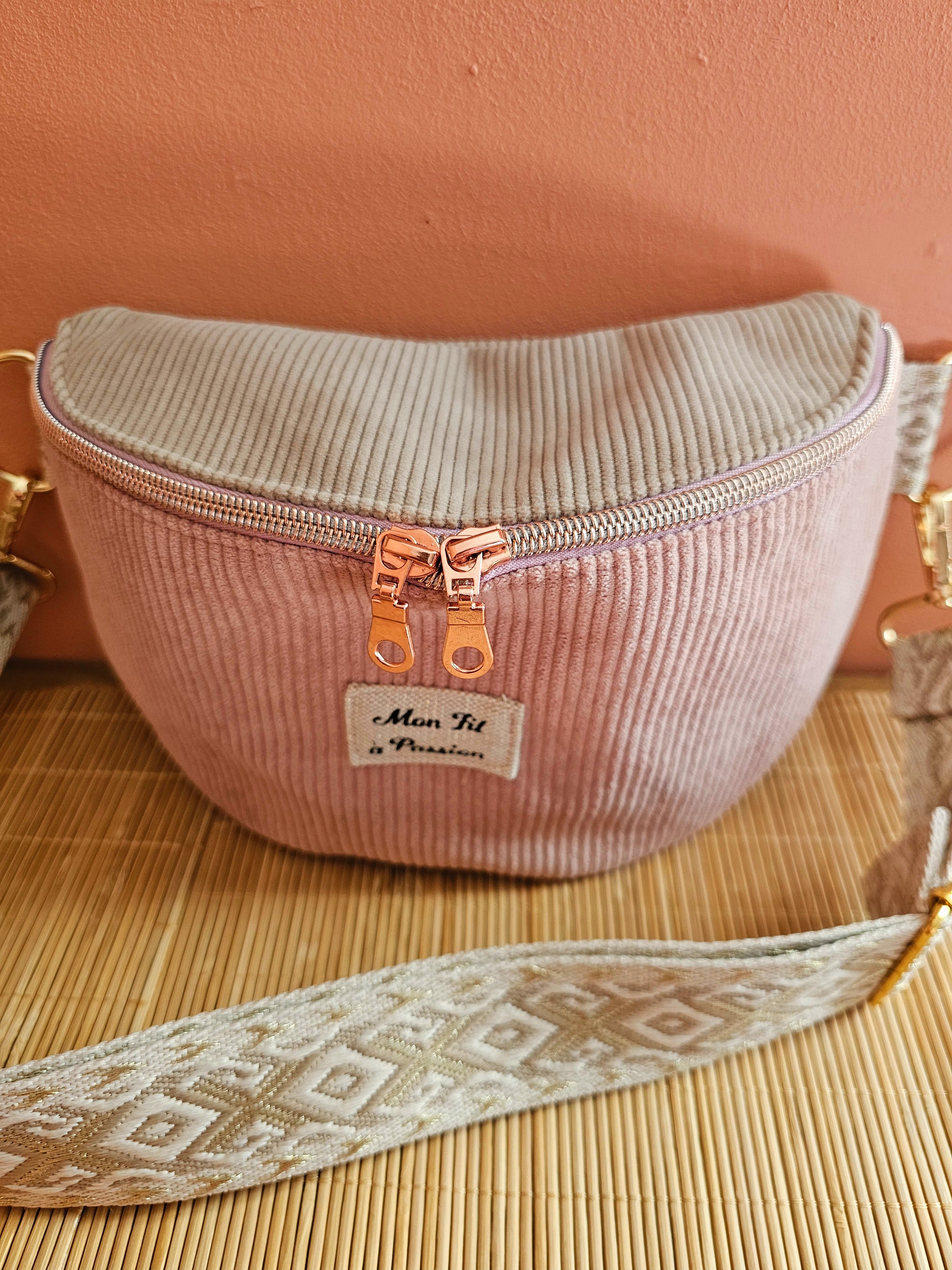 sac banane en velours bicolore rose et beige avec bandoulière et fermeture éclaire 2 curseurs fait main