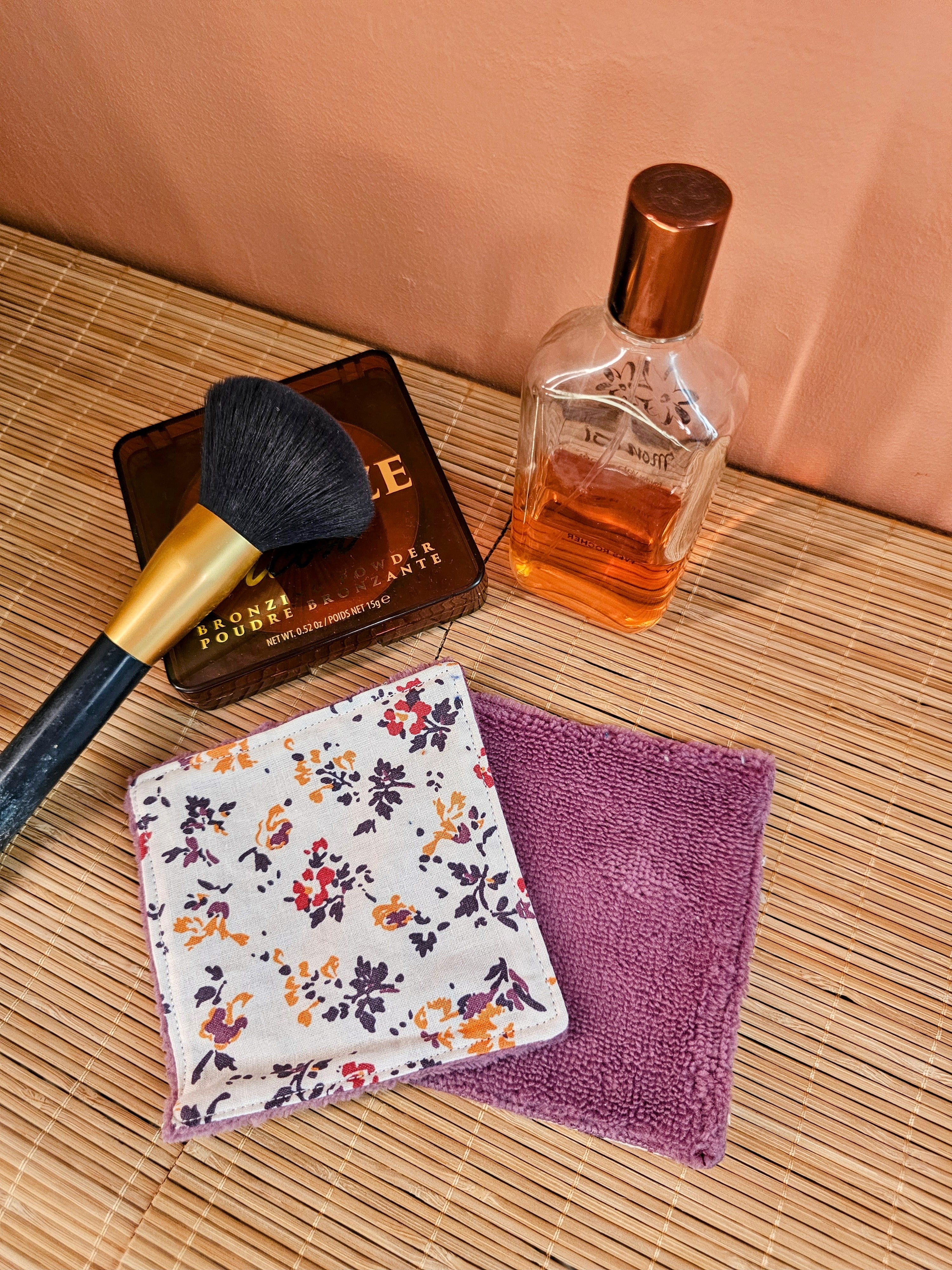 Lingette démaquillante lavable en éponge de bambou - routine beauté zéro déchet