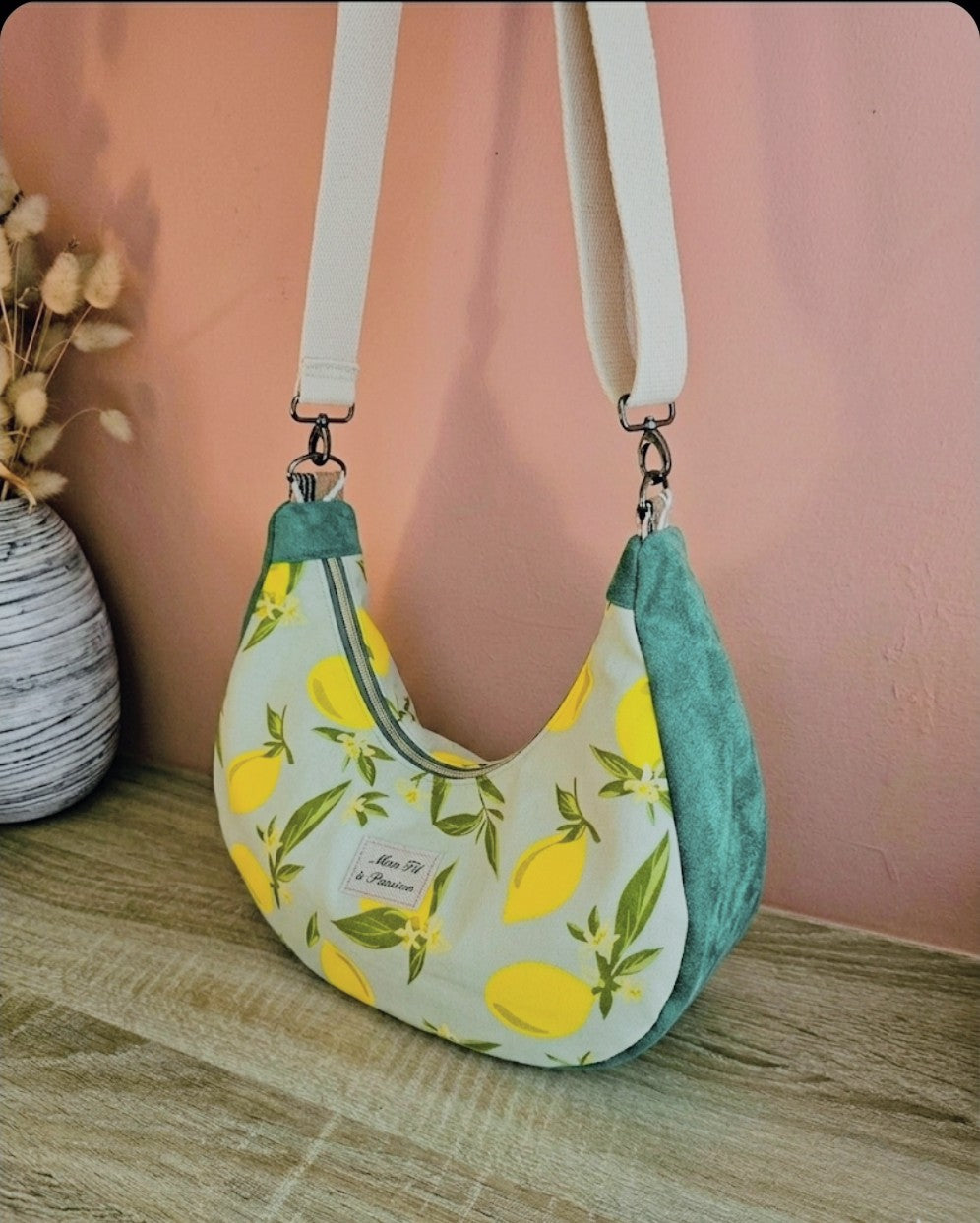 Sac bandoulière femme fait main – demi-lune chic ou bohème – Mon Fil à Passion