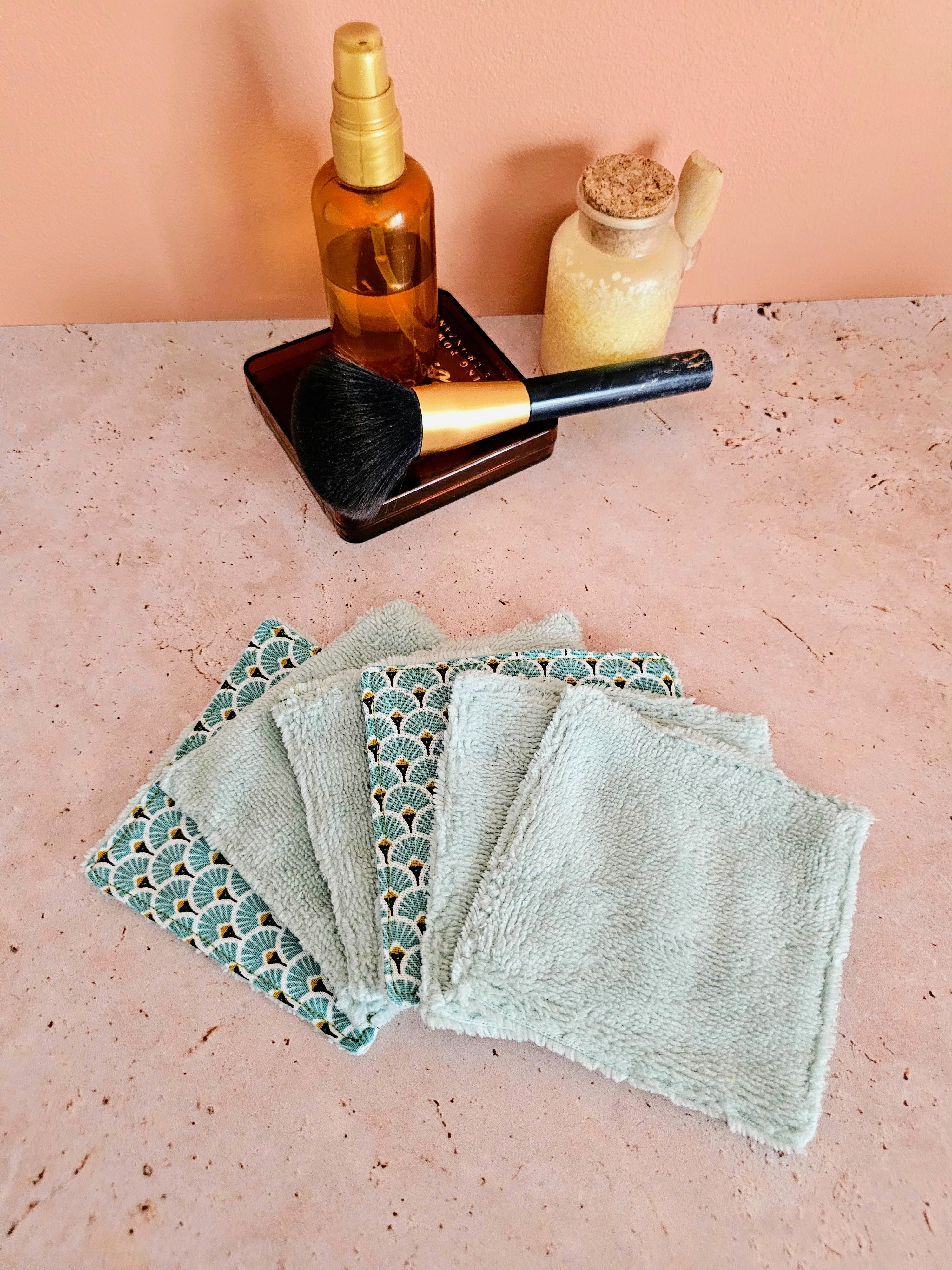 Lingette démaquillante lavable en éponge de bambou - routine beauté zéro déchet