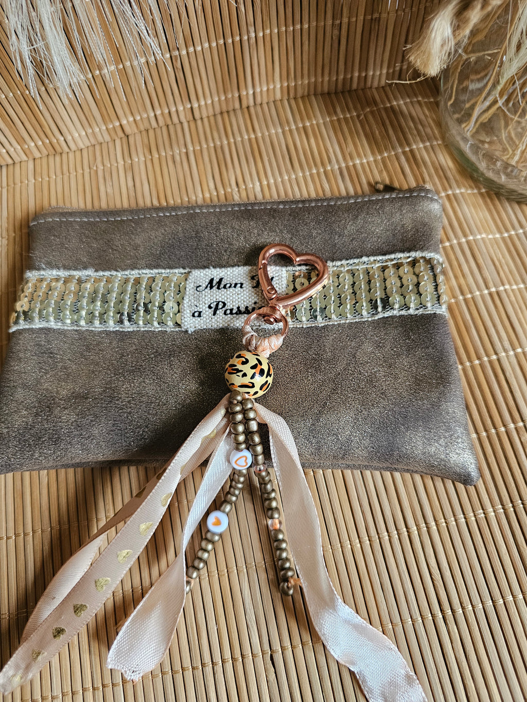 Porte-clé grigri artisanal – bijou de sac fait main & pièce unique – Mon Fil à Passion