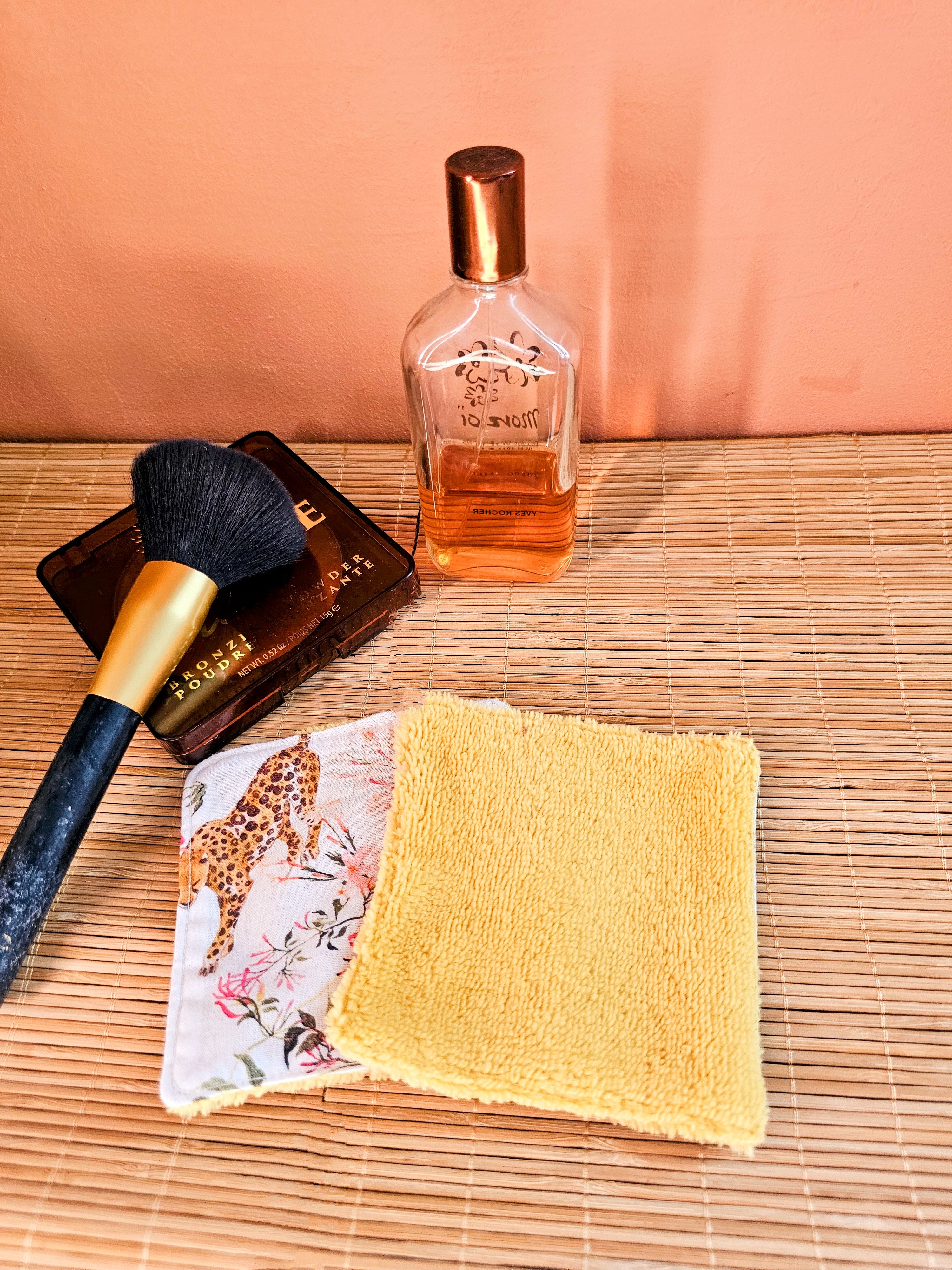 Lingette démaquillante lavable en éponge de bambou - routine beauté zéro déchet