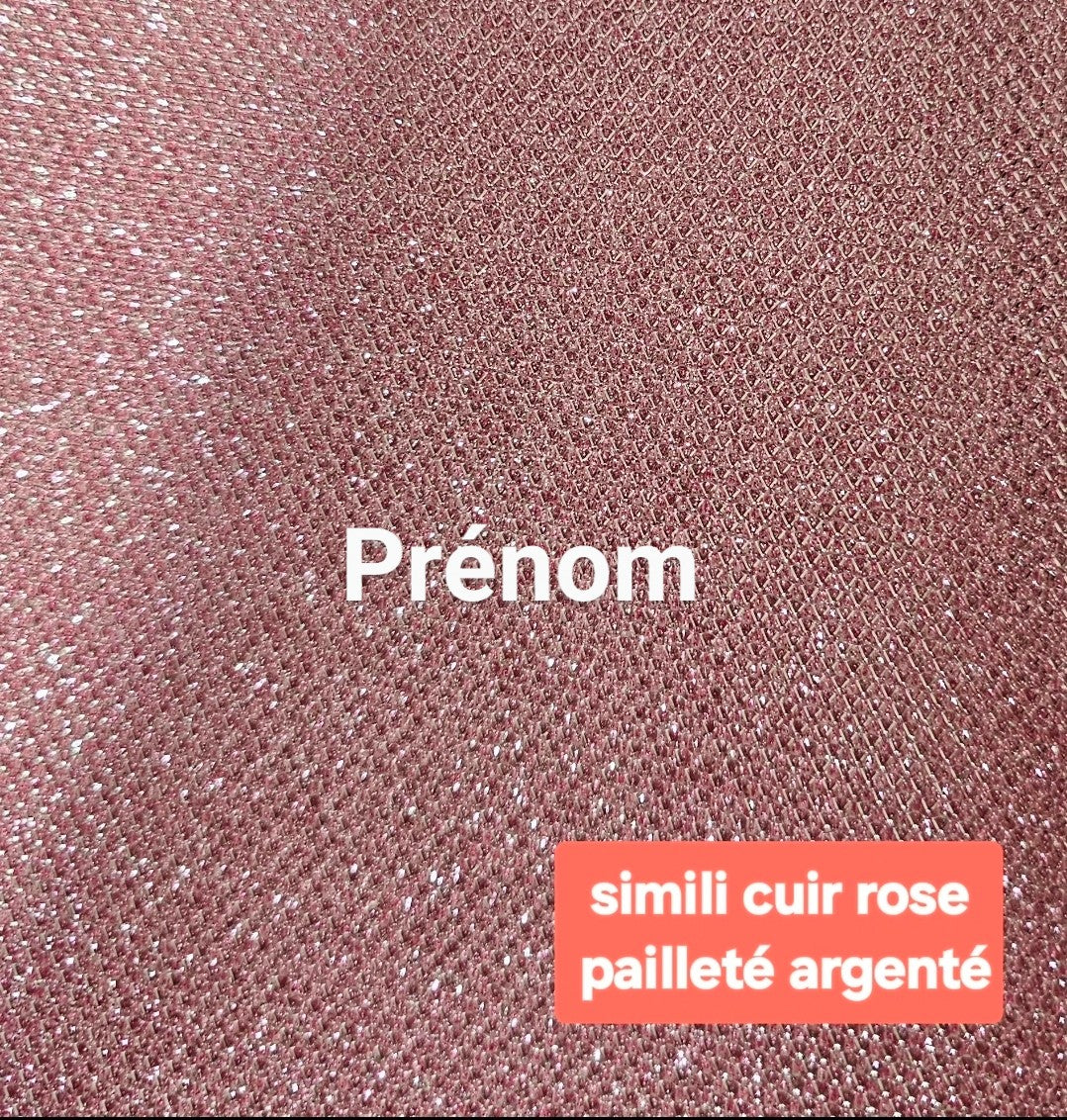 Porte-clé cœur en simili cuir – Fait main & personnalisable (prénom ou mot)