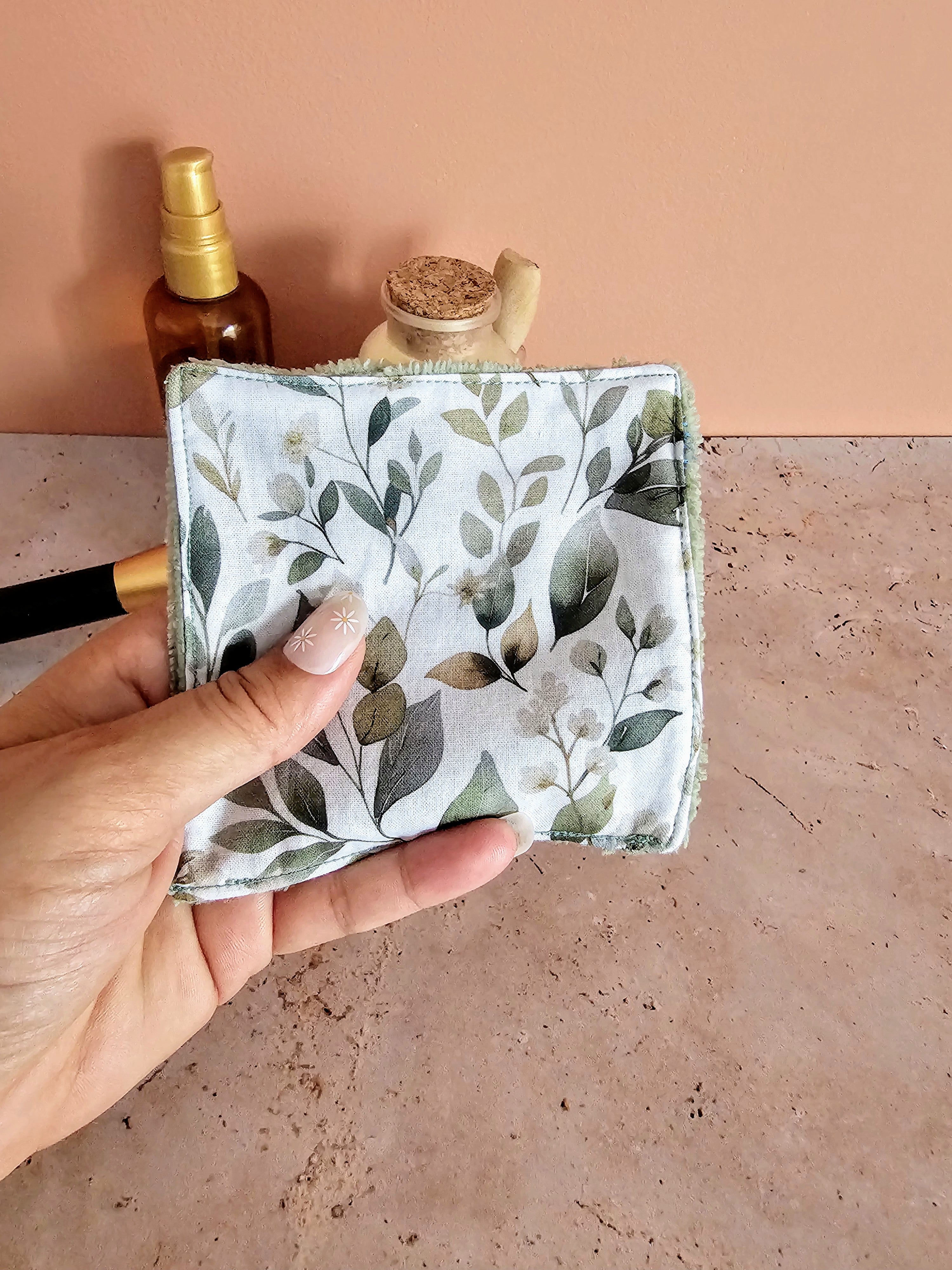 Lingette démaquillante lavable en éponge de bambou - routine beauté zéro déchet