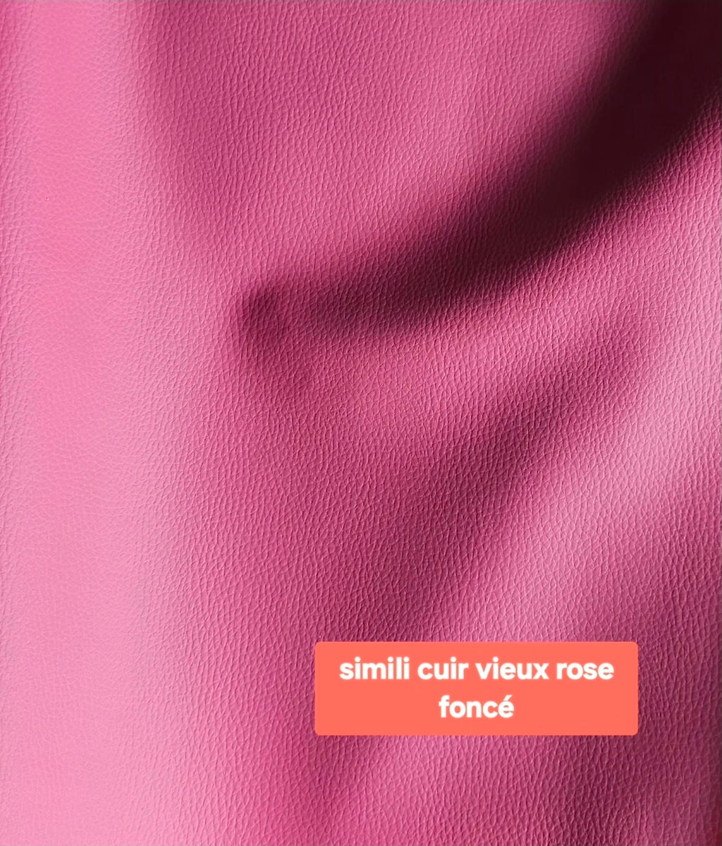 Porte-clé personnalisé en simili cuir – fait main avec prénom ou mot – Mon Fil à Passion