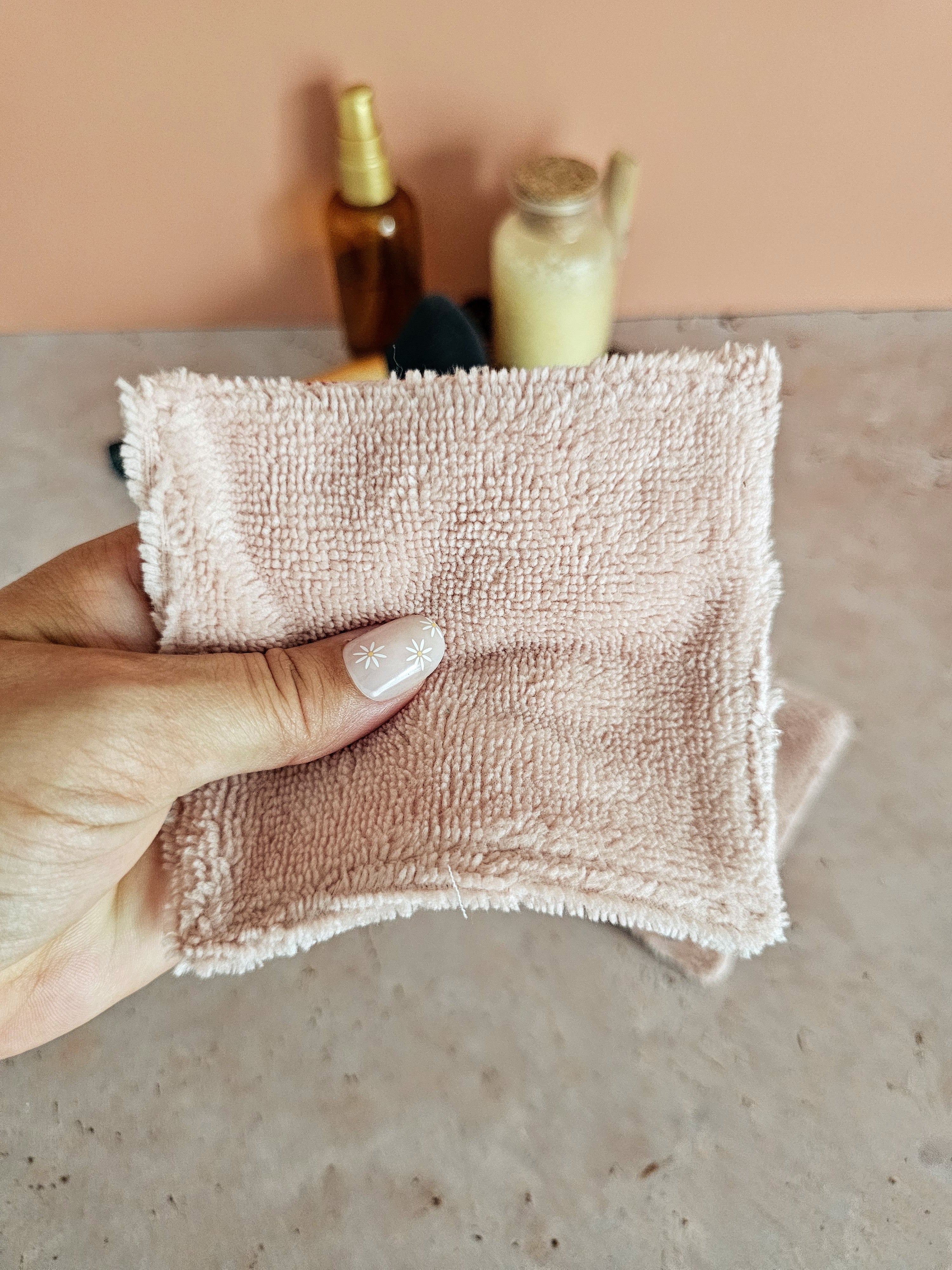 Lingette démaquillante lavable en éponge de bambou - routine beauté zéro déchet