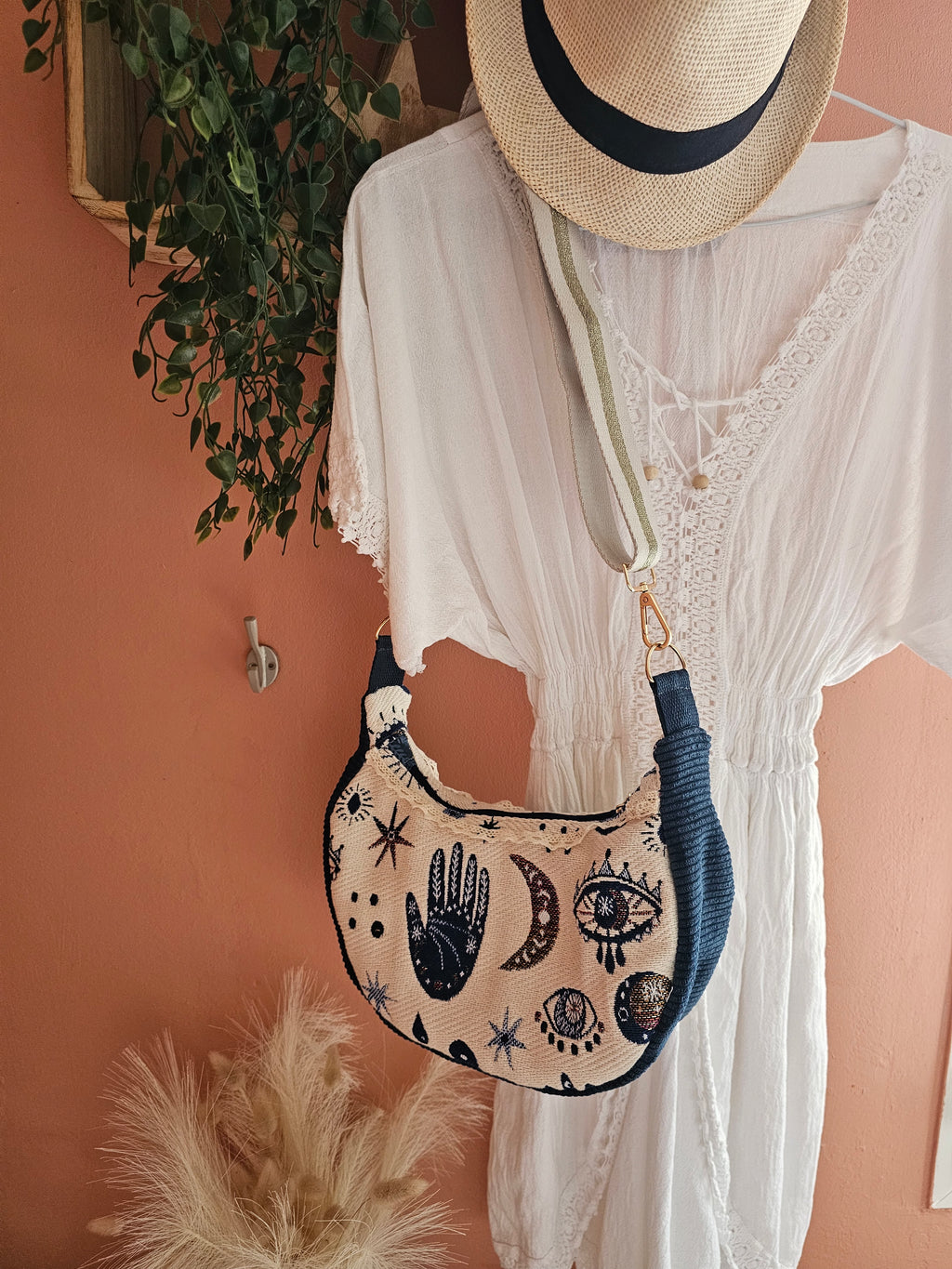 Sac bandoulière femme fait main – demi-lune chic ou bohème – Mon Fil à Passion