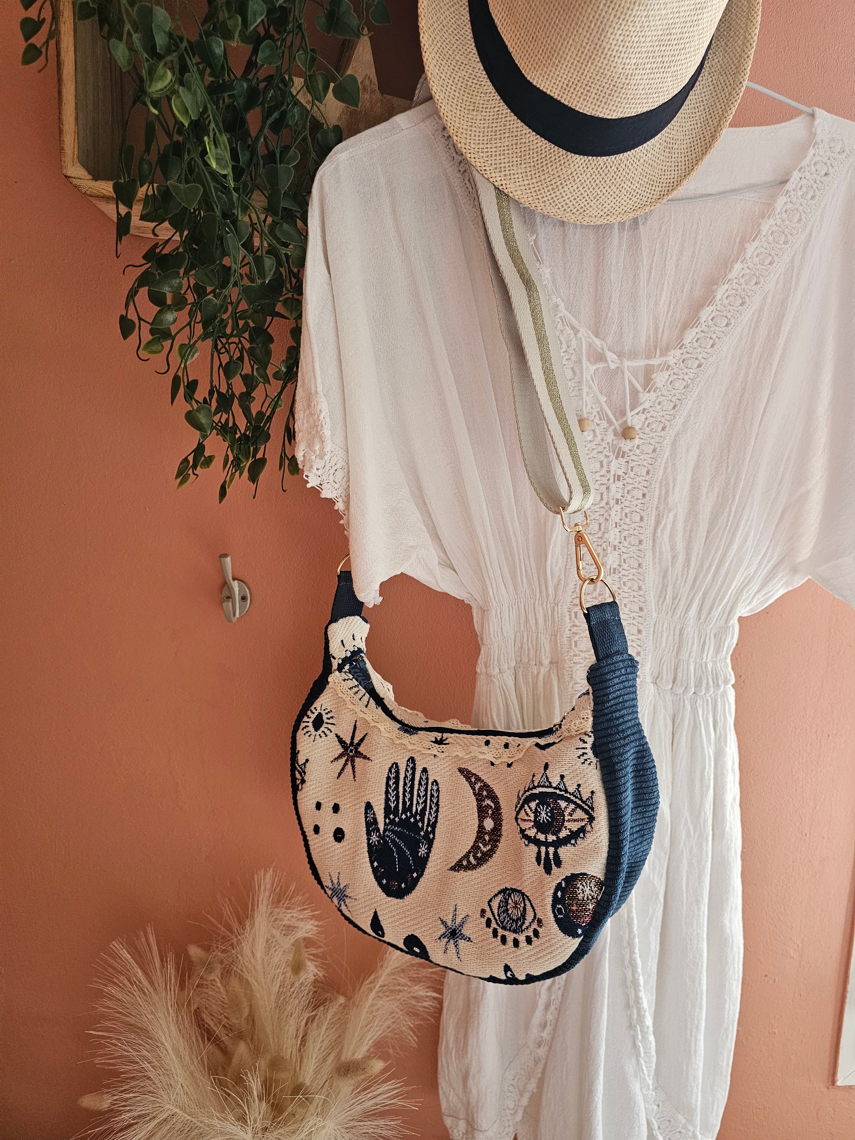 Sac bandoulière femme fait main – demi-lune chic ou bohème – Mon Fil à Passion