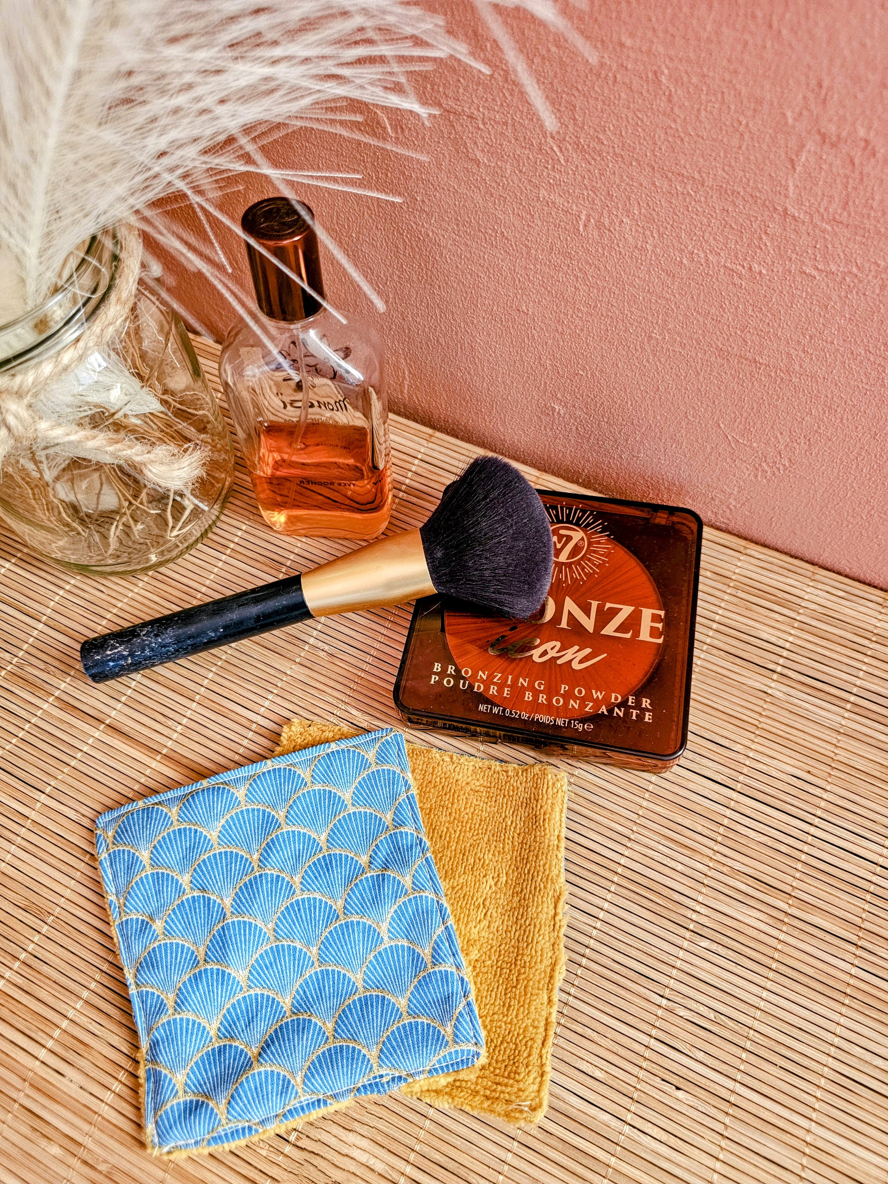 Lingette démaquillante lavable en éponge de bambou - routine beauté zéro déchet