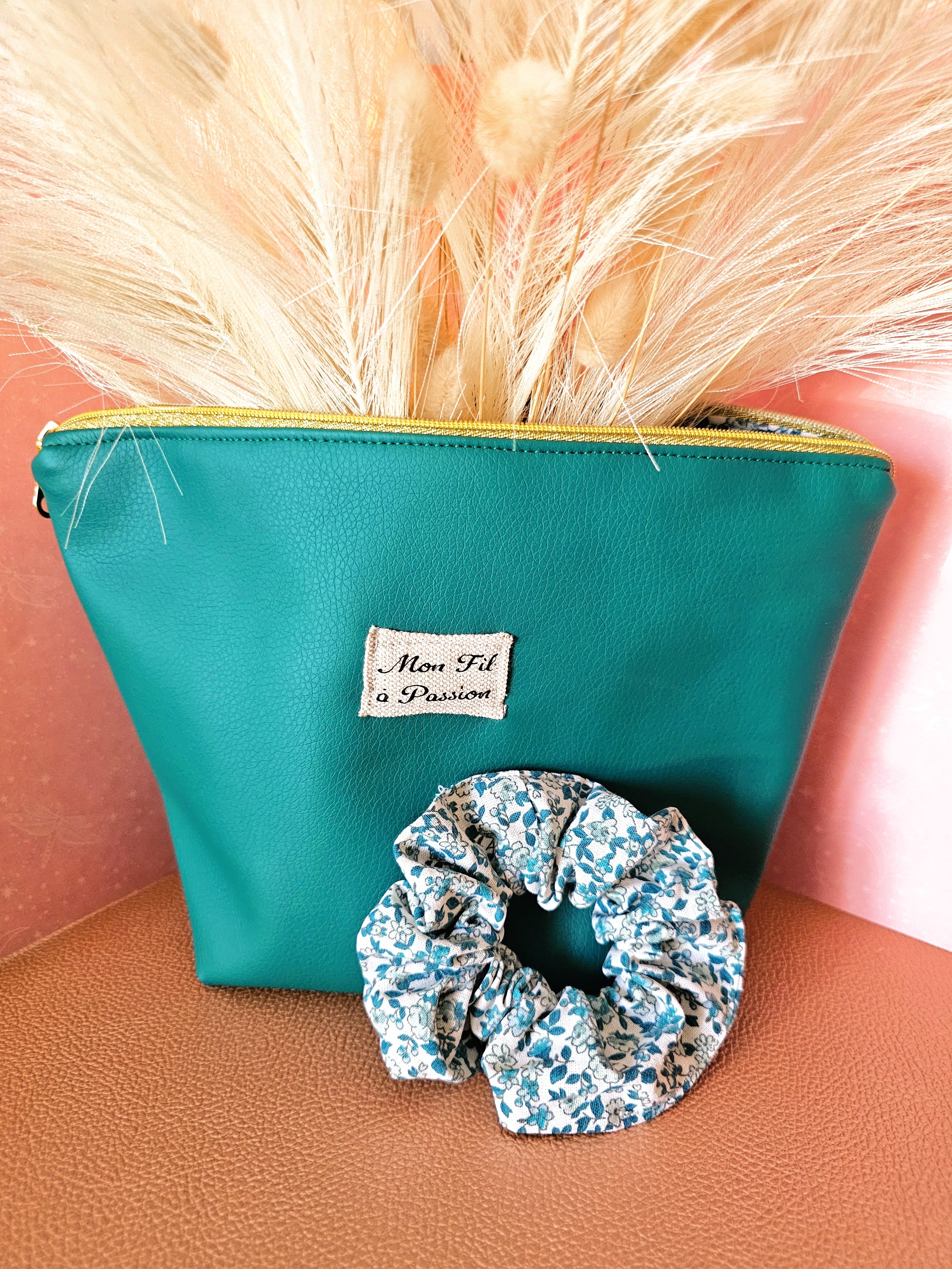 Coffret Douceur – Pochette astucieuse & chouchou assorti (personnalisable)