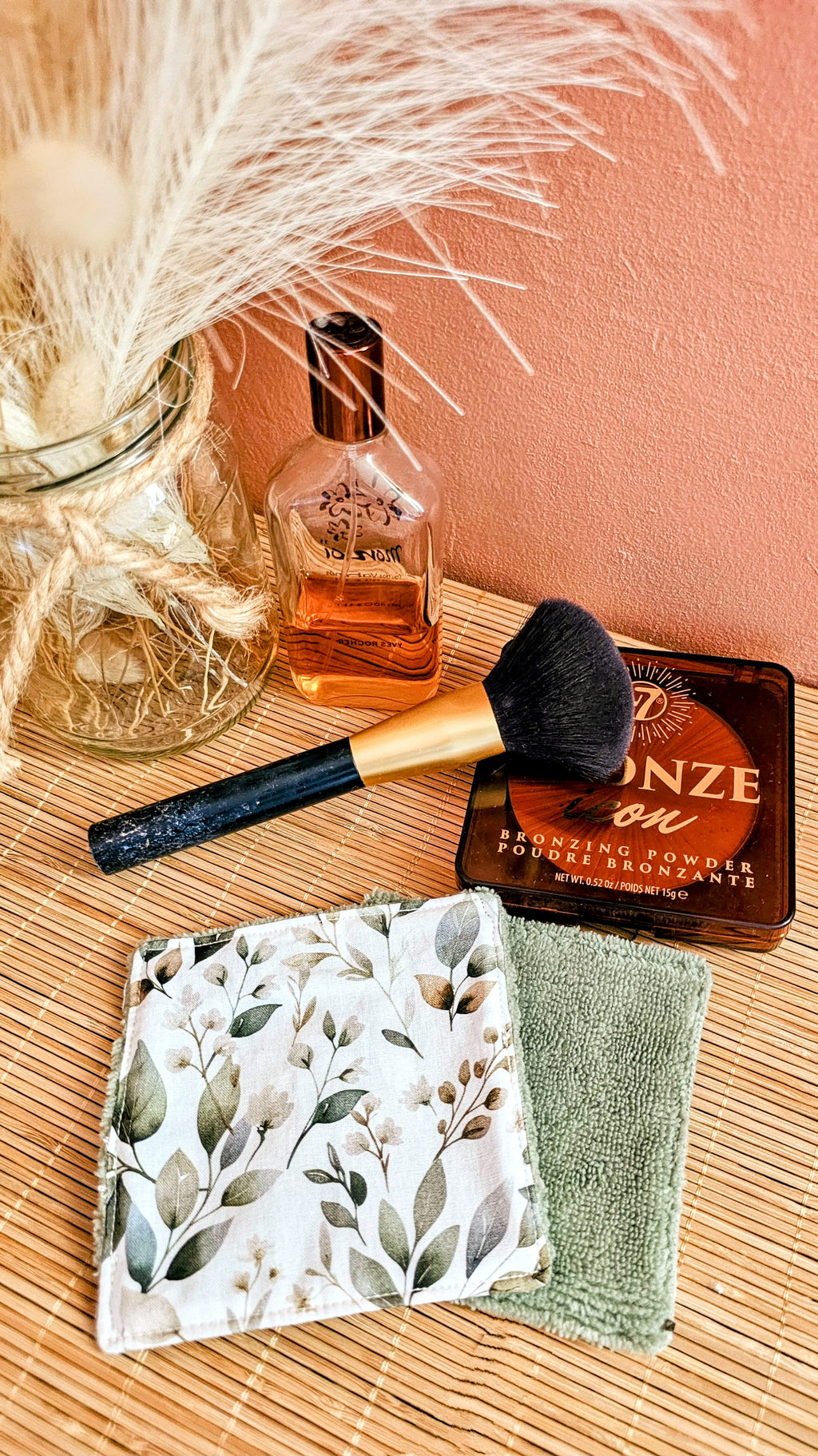 Lingette démaquillante lavable en éponge de bambou - routine beauté zéro déchet